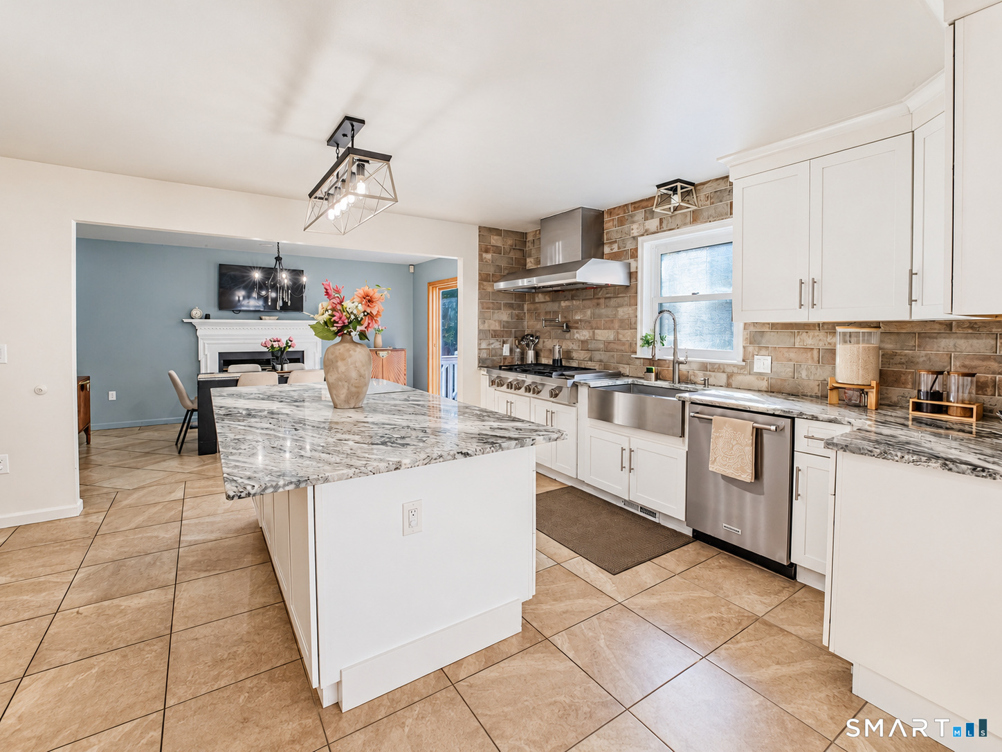 39 Regency Hill Property Photo 4