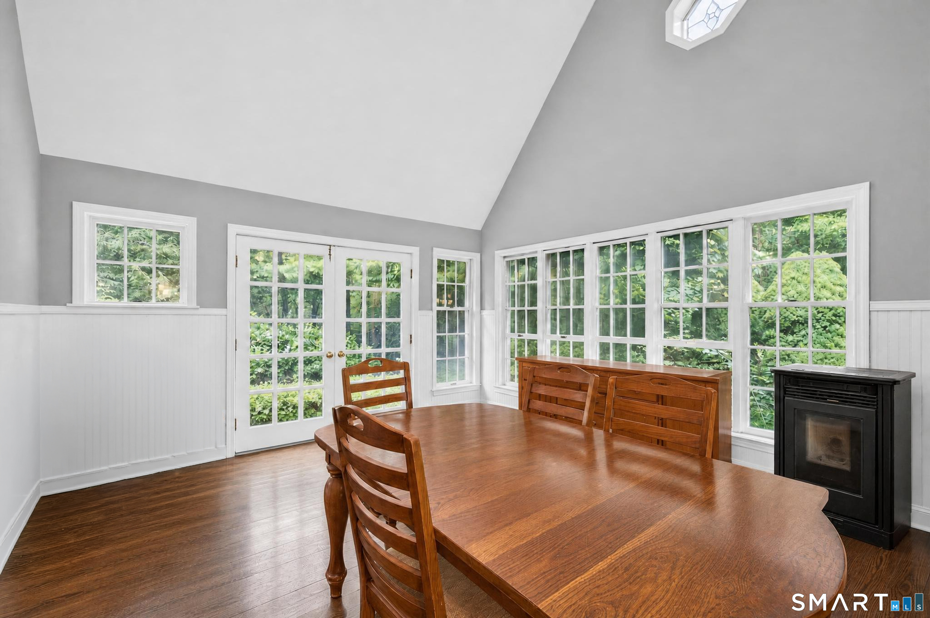 26 Bush Hill Road Property Photo 4