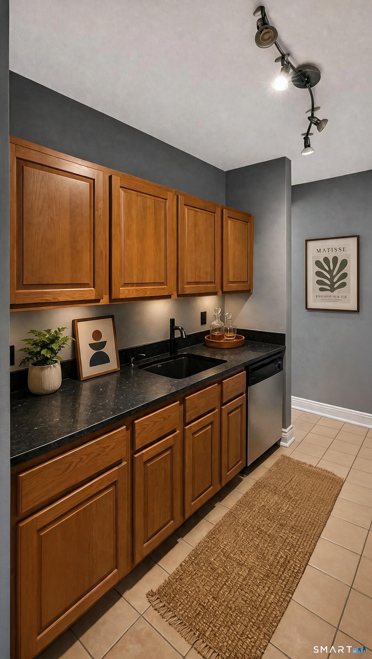 1 Linden 407 Place Property Photo 2