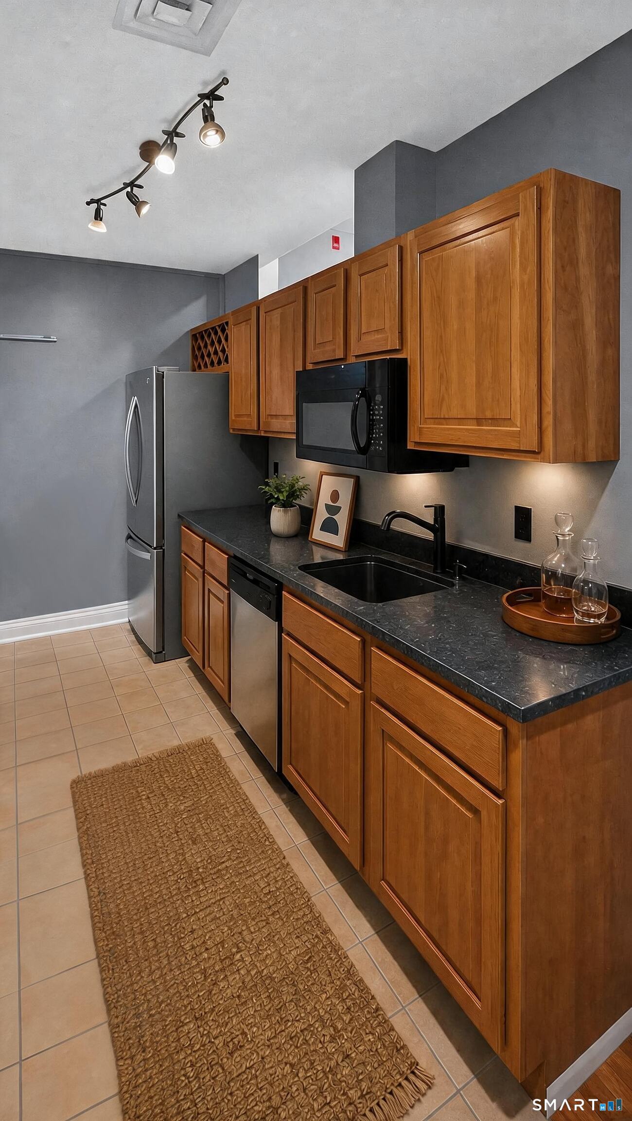 1 Linden 407 Place Property Photo 3