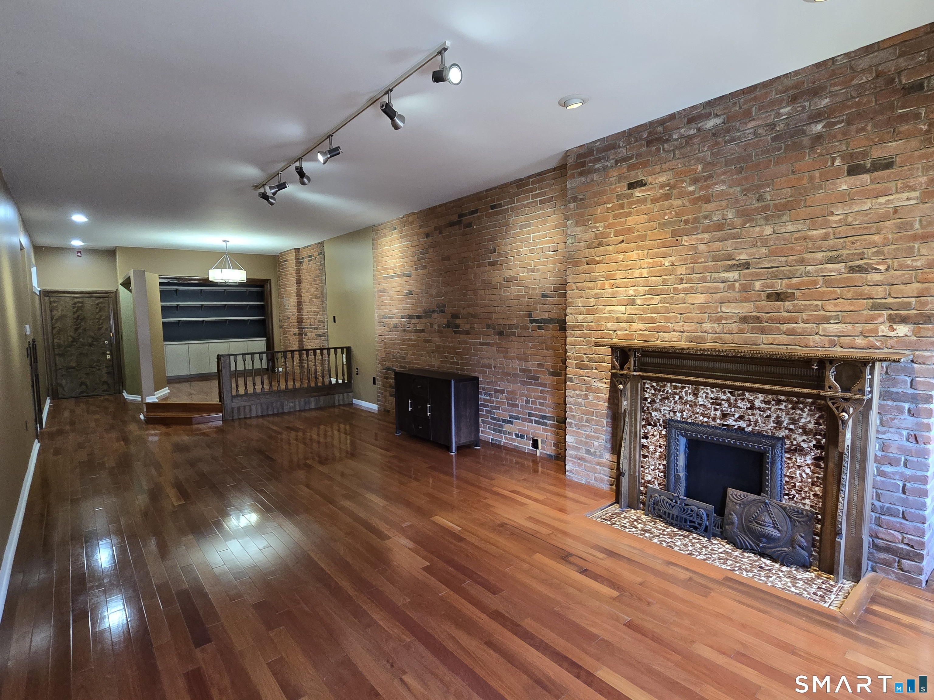 1 Linden 407 Place Property Photo 7