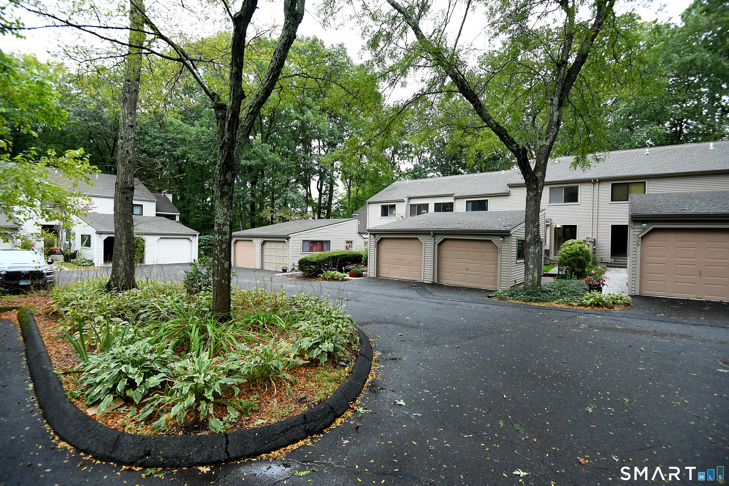 37 Farmington Chase 37 Crescent Property Photo 1