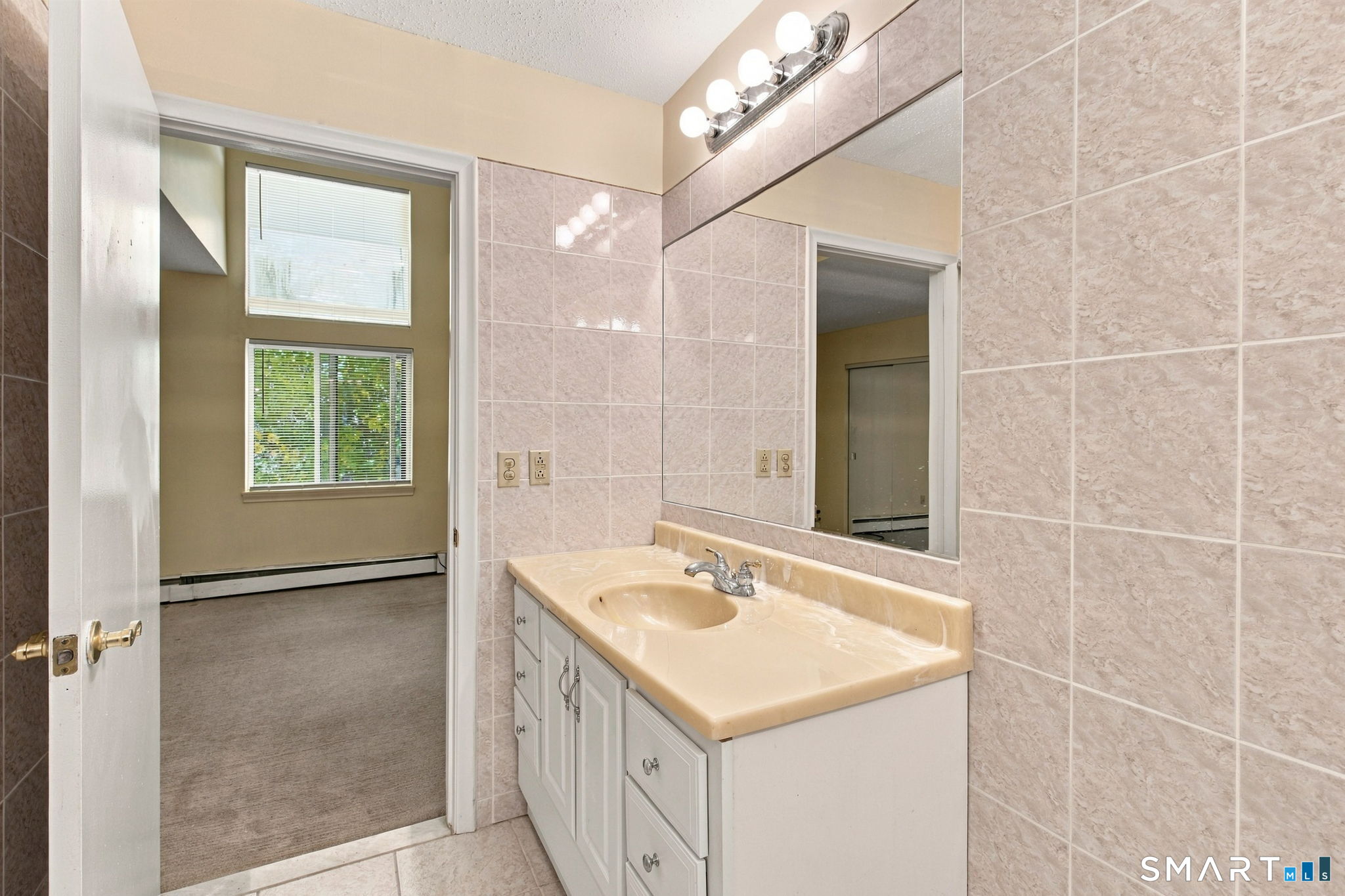 11 Talcott Forest D Road Property Photo 18