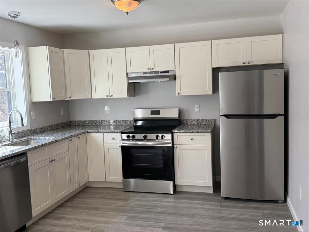 550 High 3 Street Property Photo 2