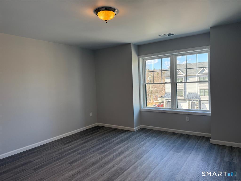 550 High 3 Street Property Photo 8