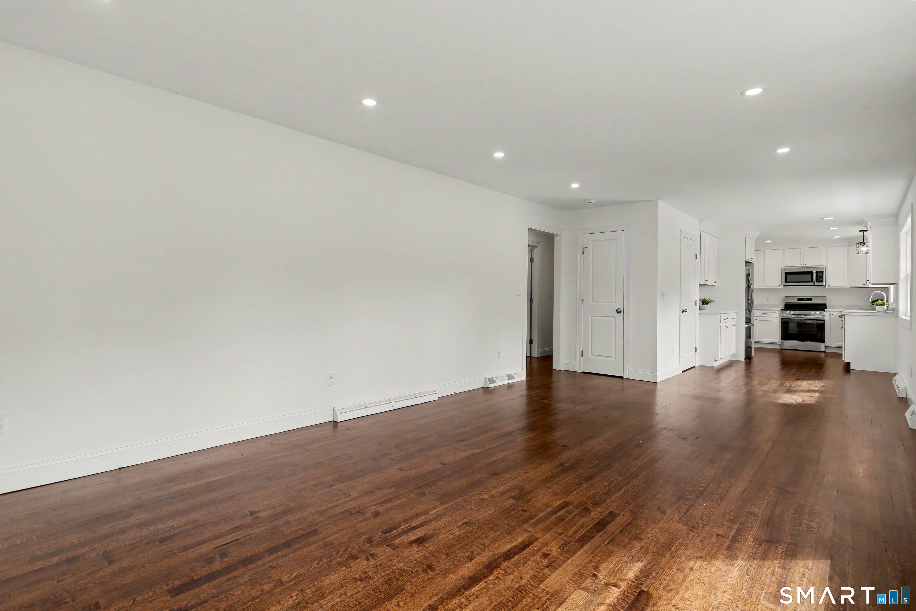 30 Maiden East Lane Property Photo 9