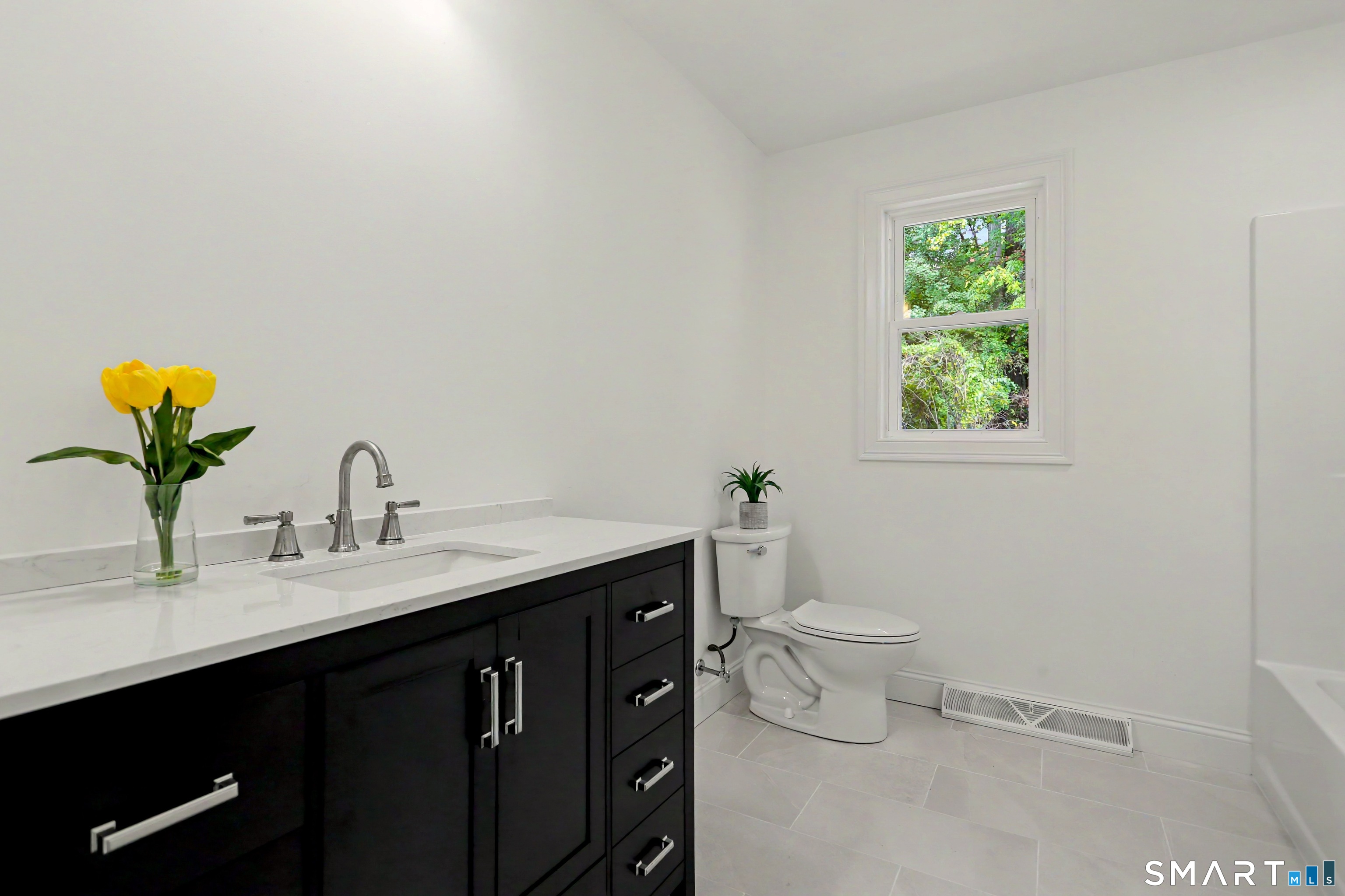 30 Maiden East Lane Property Photo 19