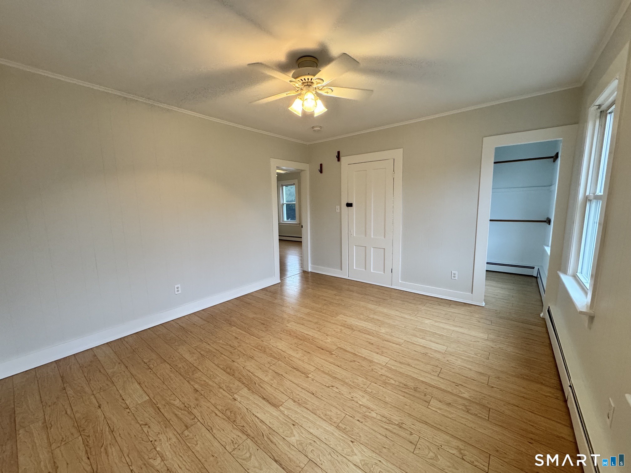 462 Main 2nd Floor Street Property Photo 6