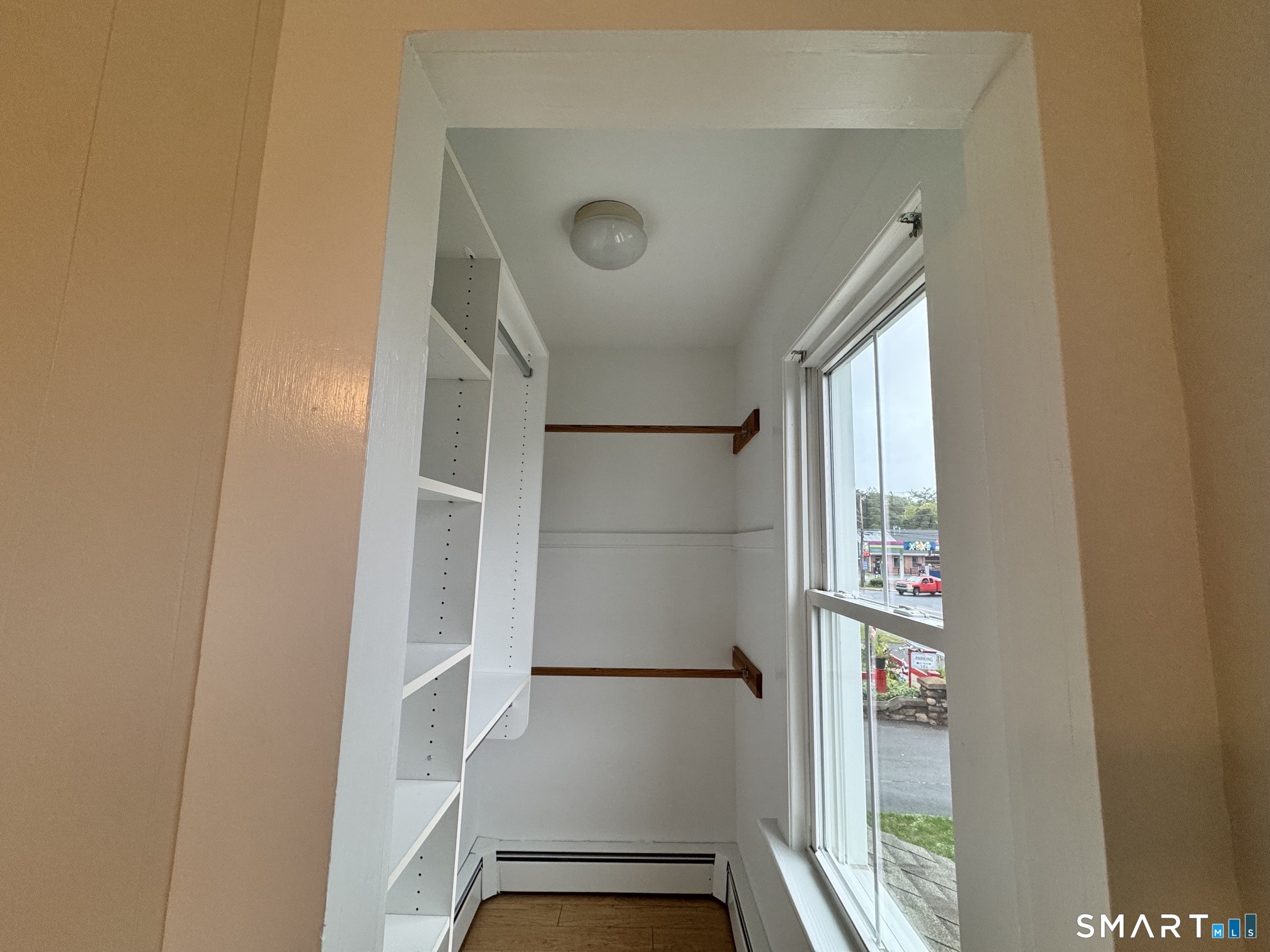 462 Main 2nd Floor Street Property Photo 8