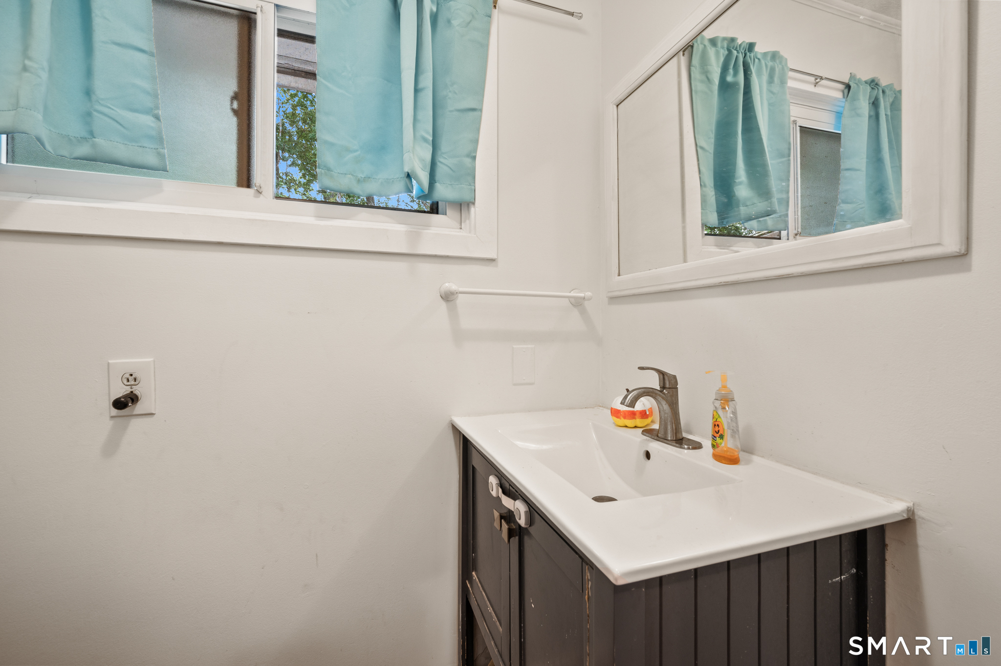 10 Eagle Court Property Photo 13
