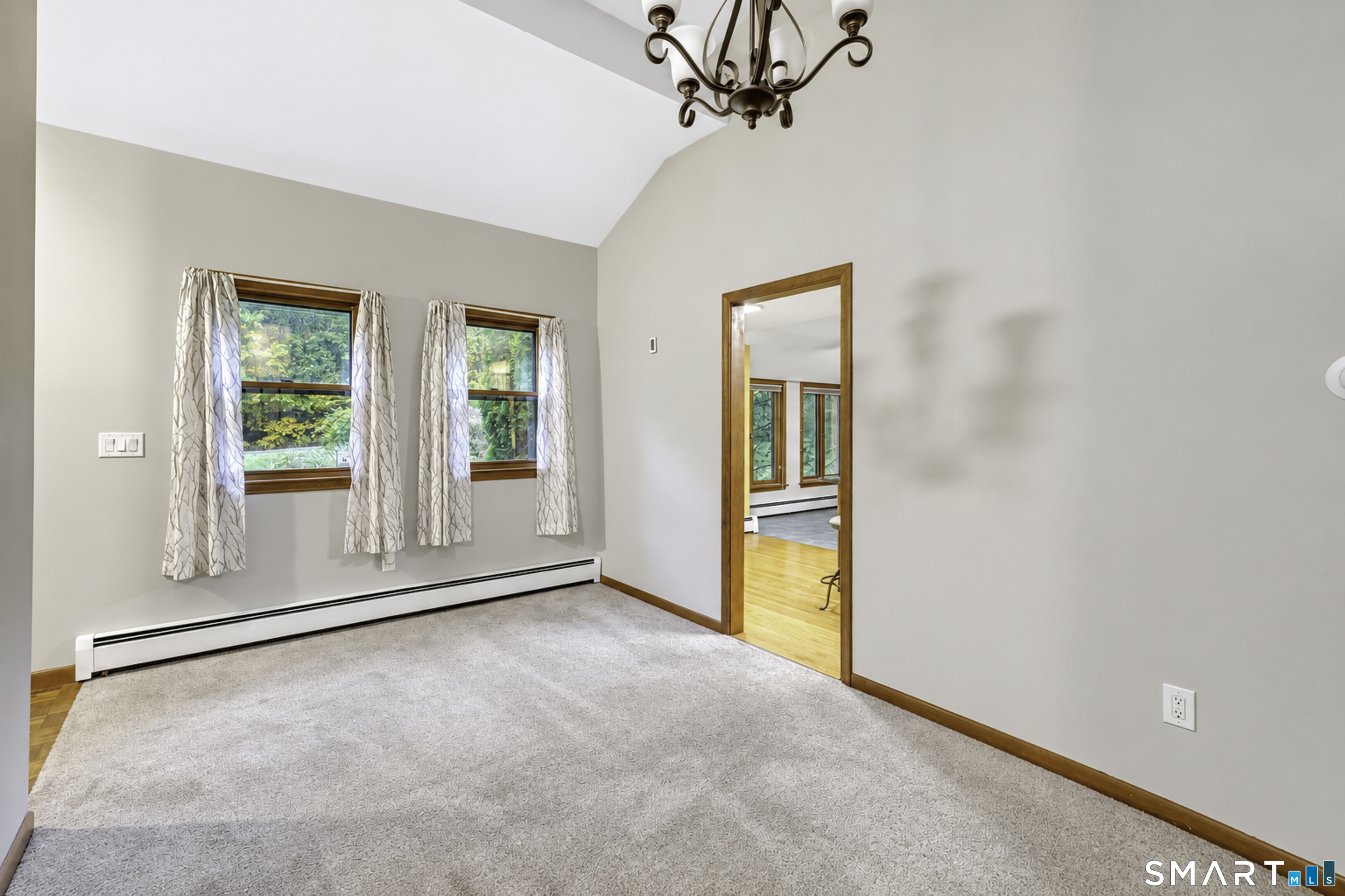 726 Neipsic Road Property Photo 5