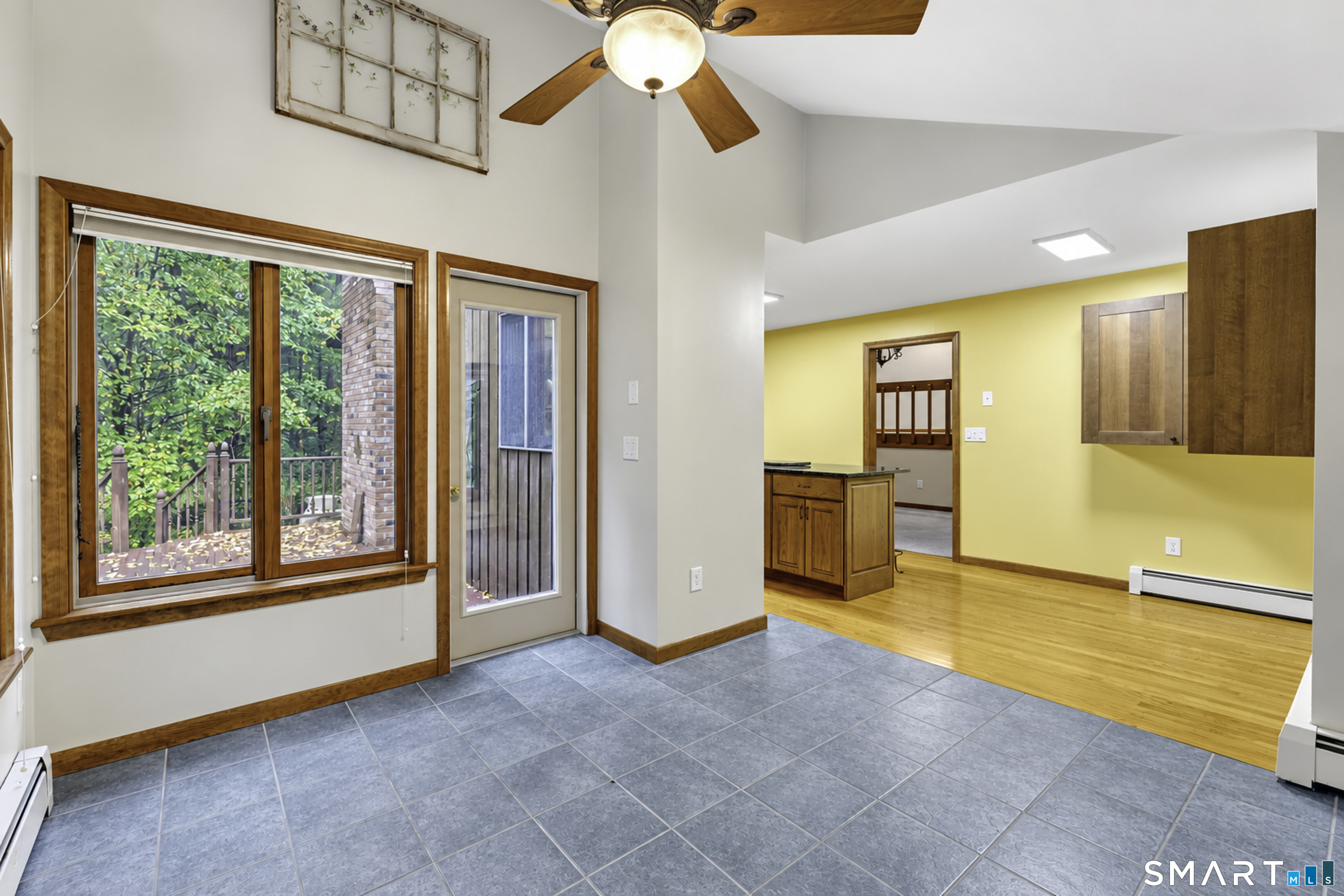 726 Neipsic Road Property Photo 10