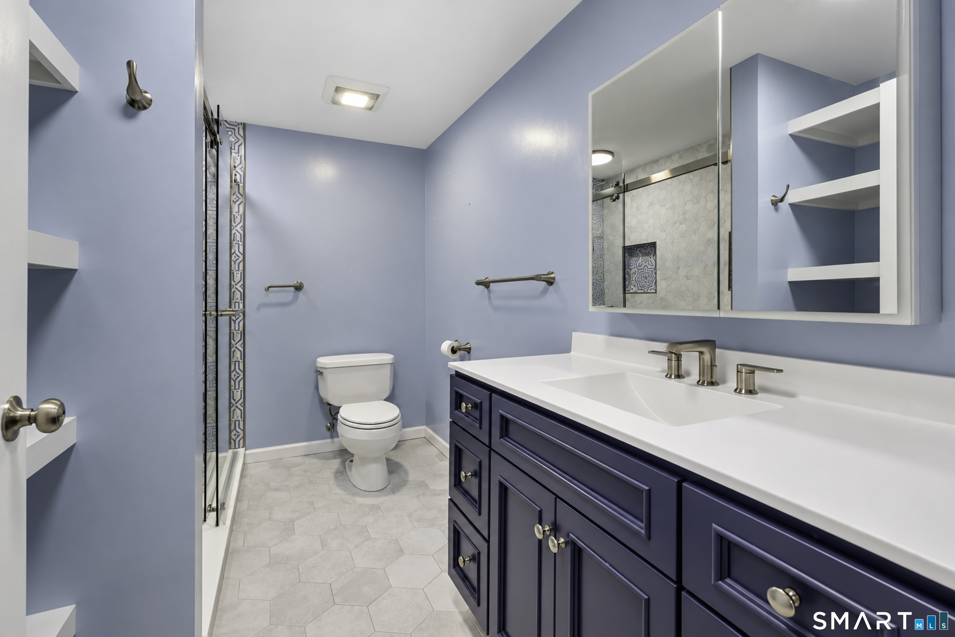 726 Neipsic Road Property Photo 21