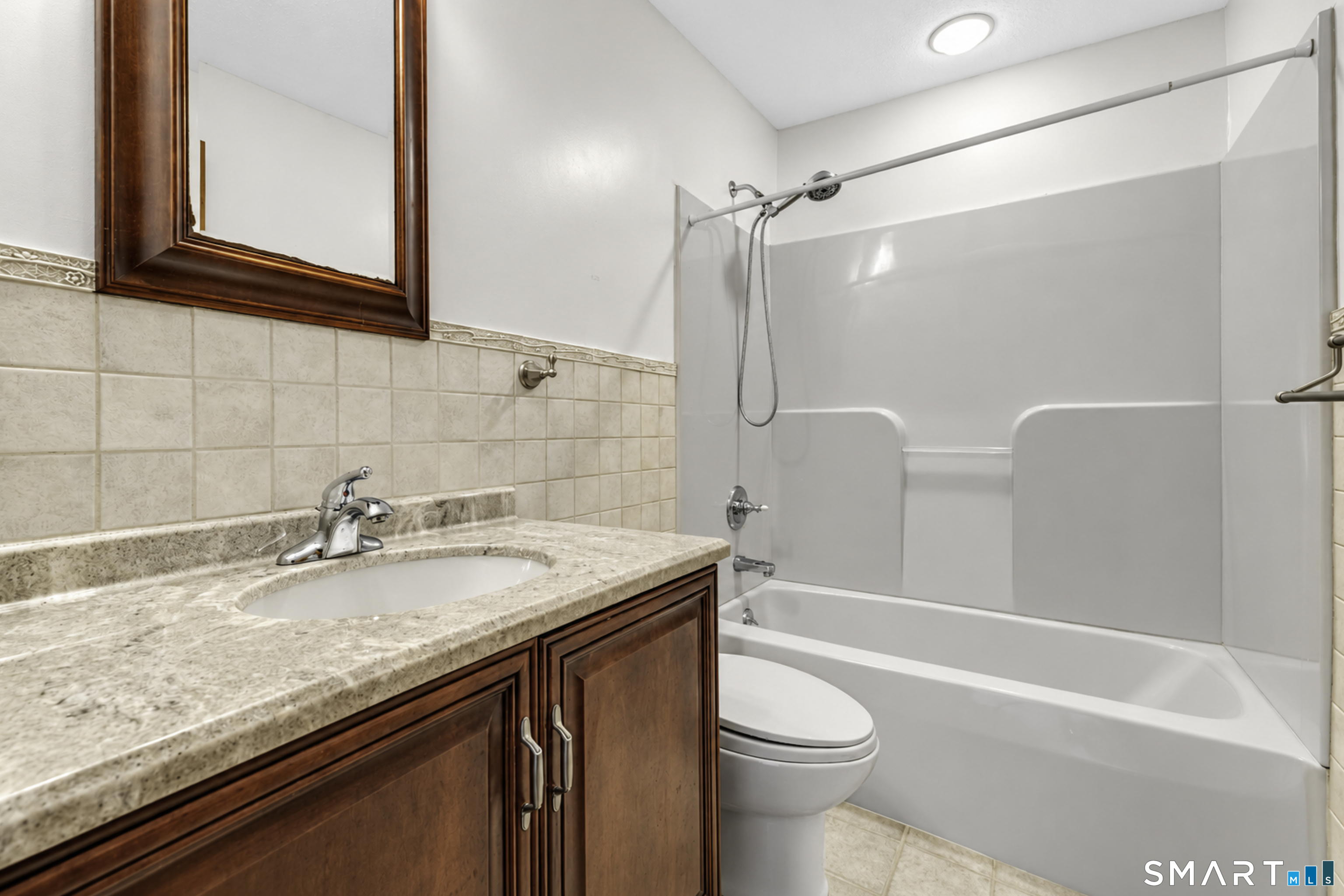 726 Neipsic Road Property Photo 25