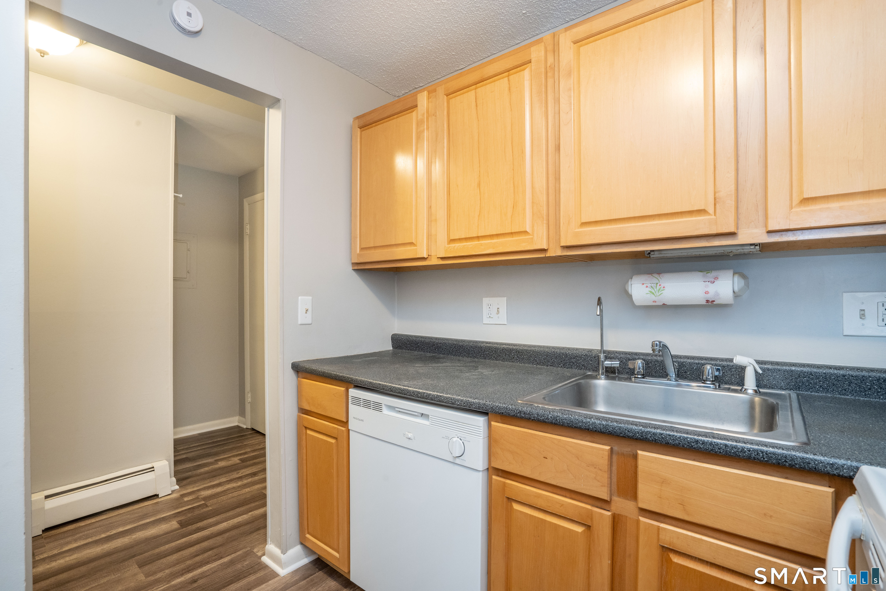 220 Main 6h Street Property Photo 5