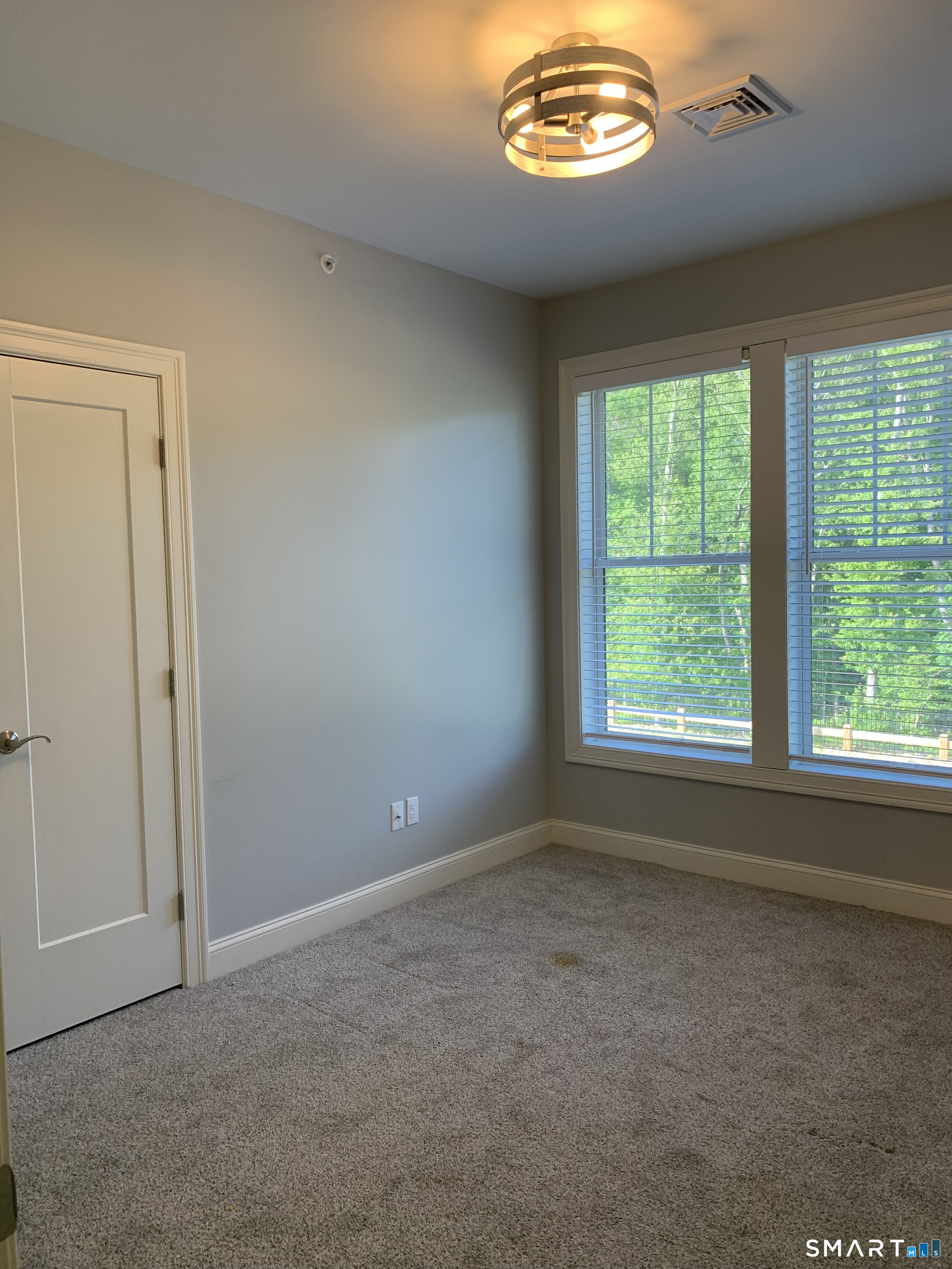 501 Edgewater G Circle Property Photo 4
