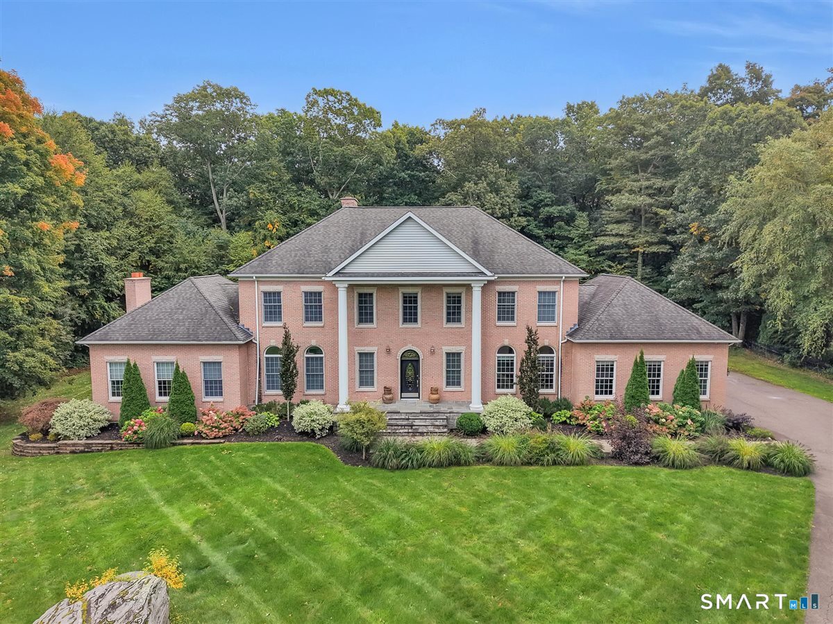 52 Country Club Road Property Photo 1