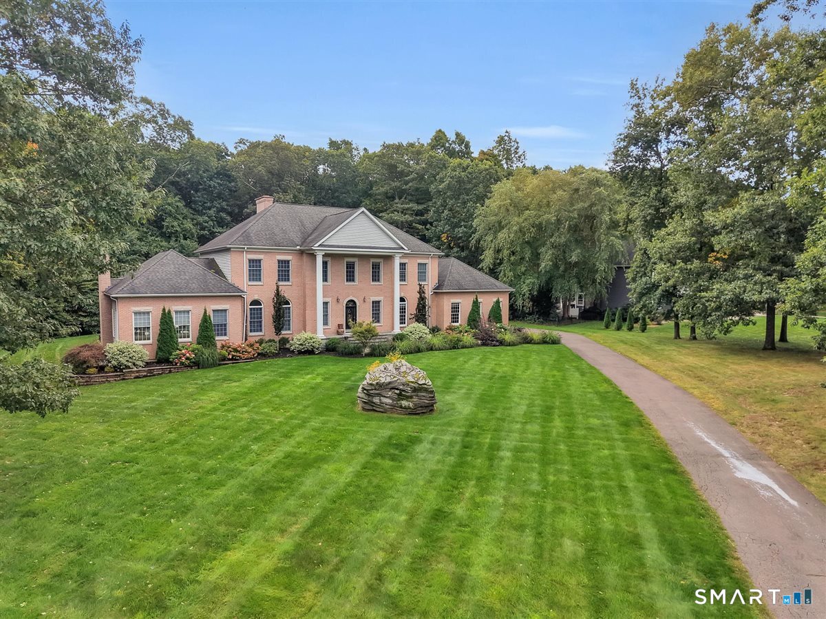 52 Country Club Road Property Photo 3