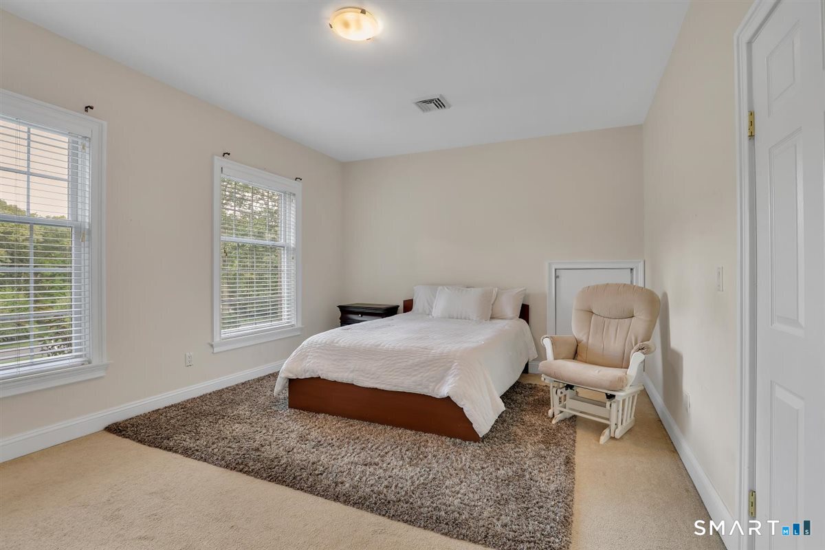 52 Country Club Road Property Photo 25