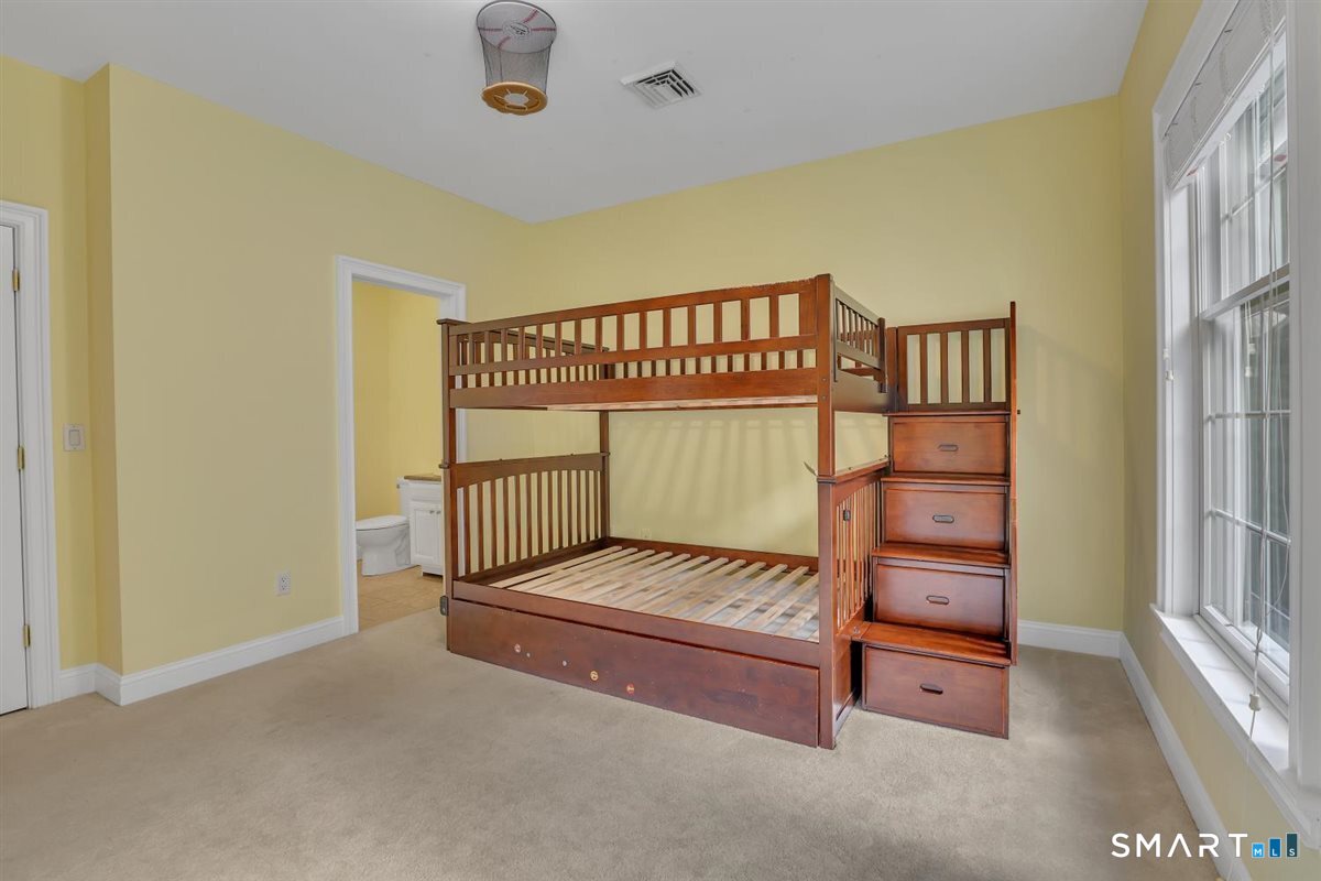 52 Country Club Road Property Photo 28