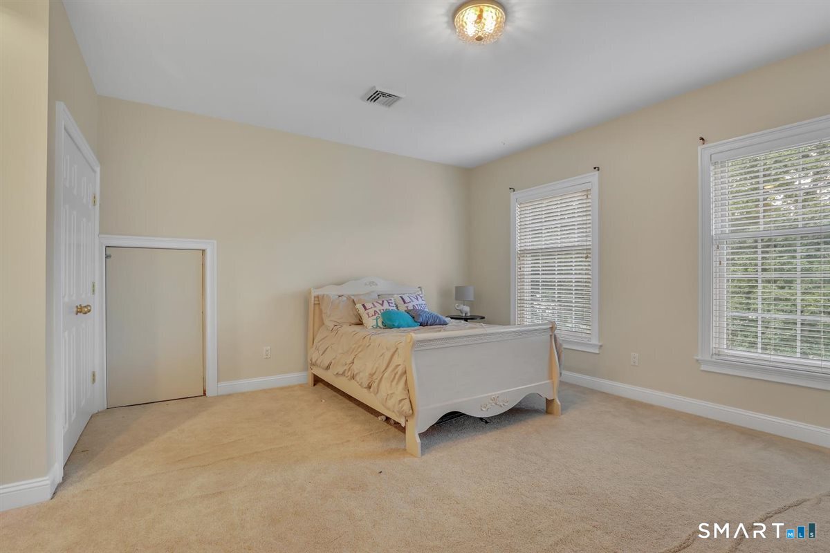 52 Country Club Road Property Photo 30