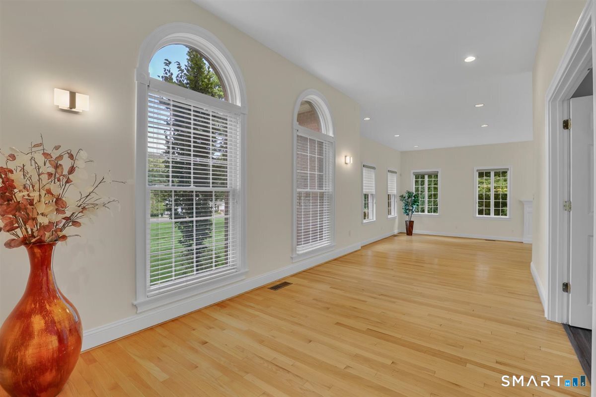 52 Country Club Road Property Photo 33