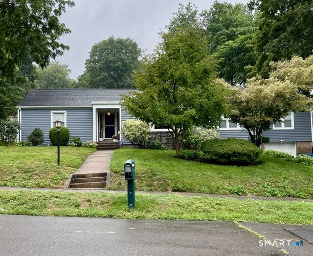 16 Seminole Street Property Photo 2