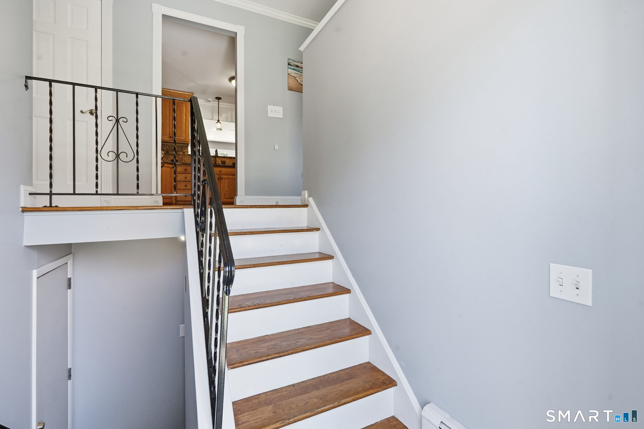 552 Long Hill Avenue Property Photo 9