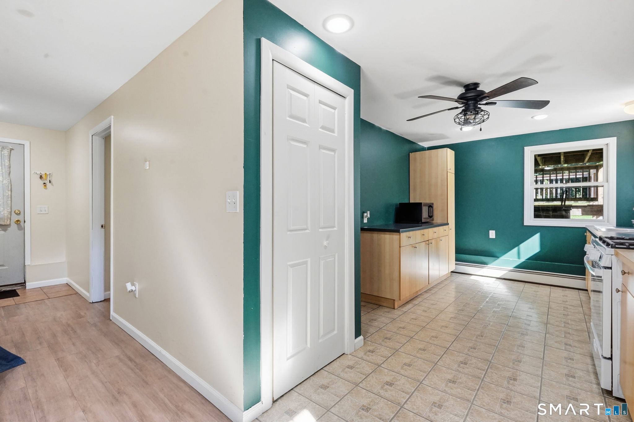552 Long Hill Avenue Property Photo 29