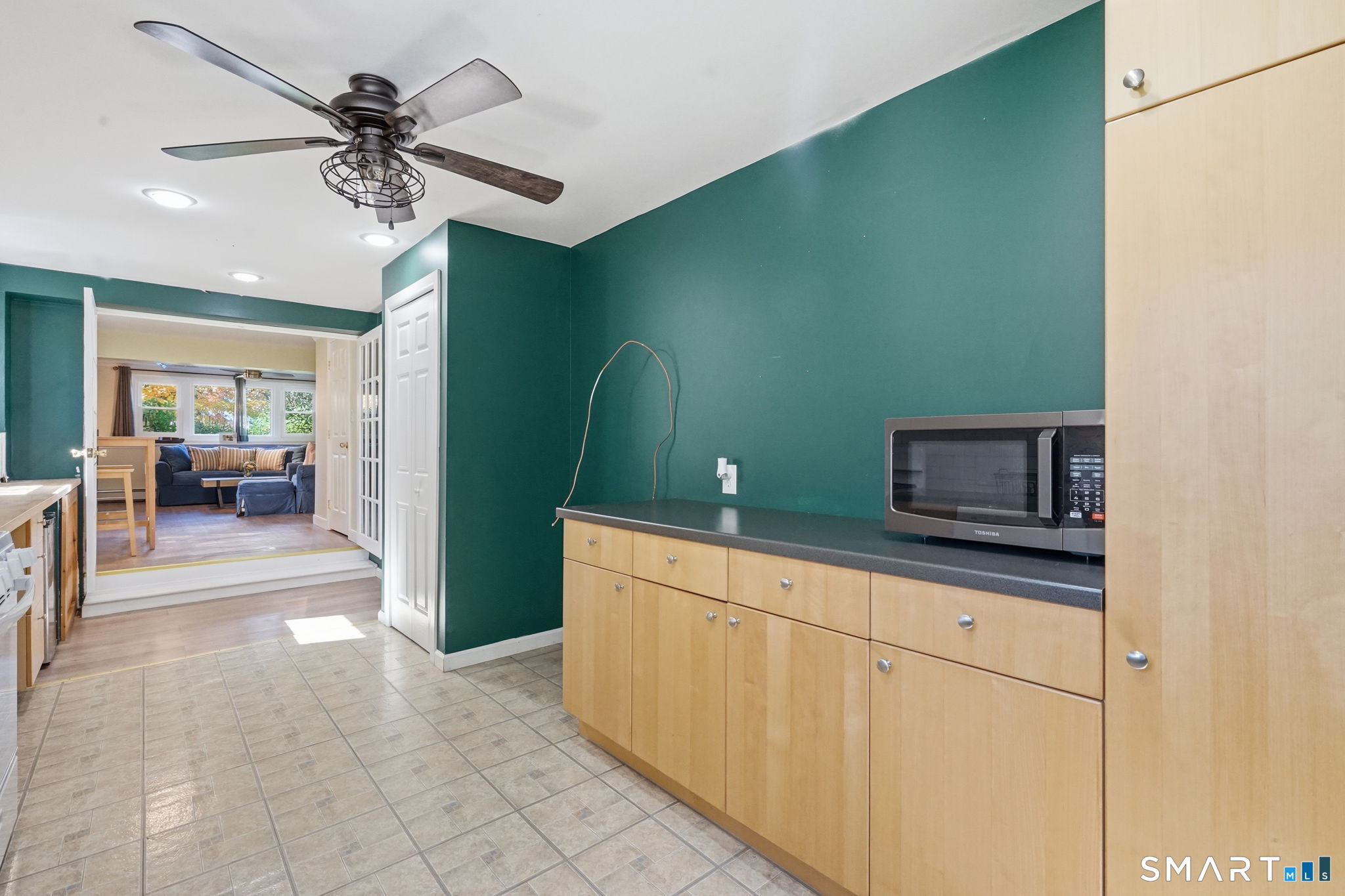 552 Long Hill Avenue Property Photo 30