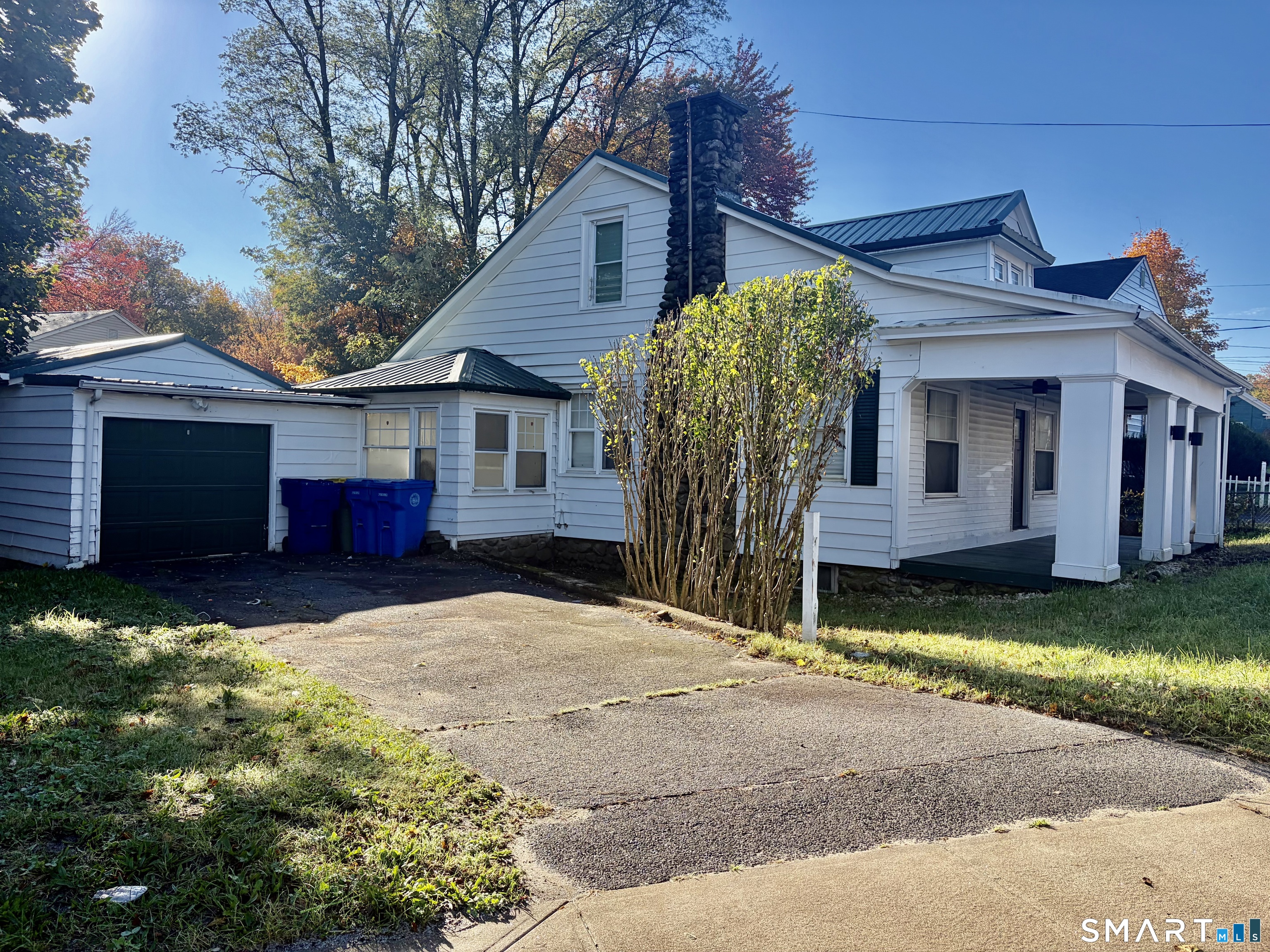 702 Cooke Street Property Photo 2