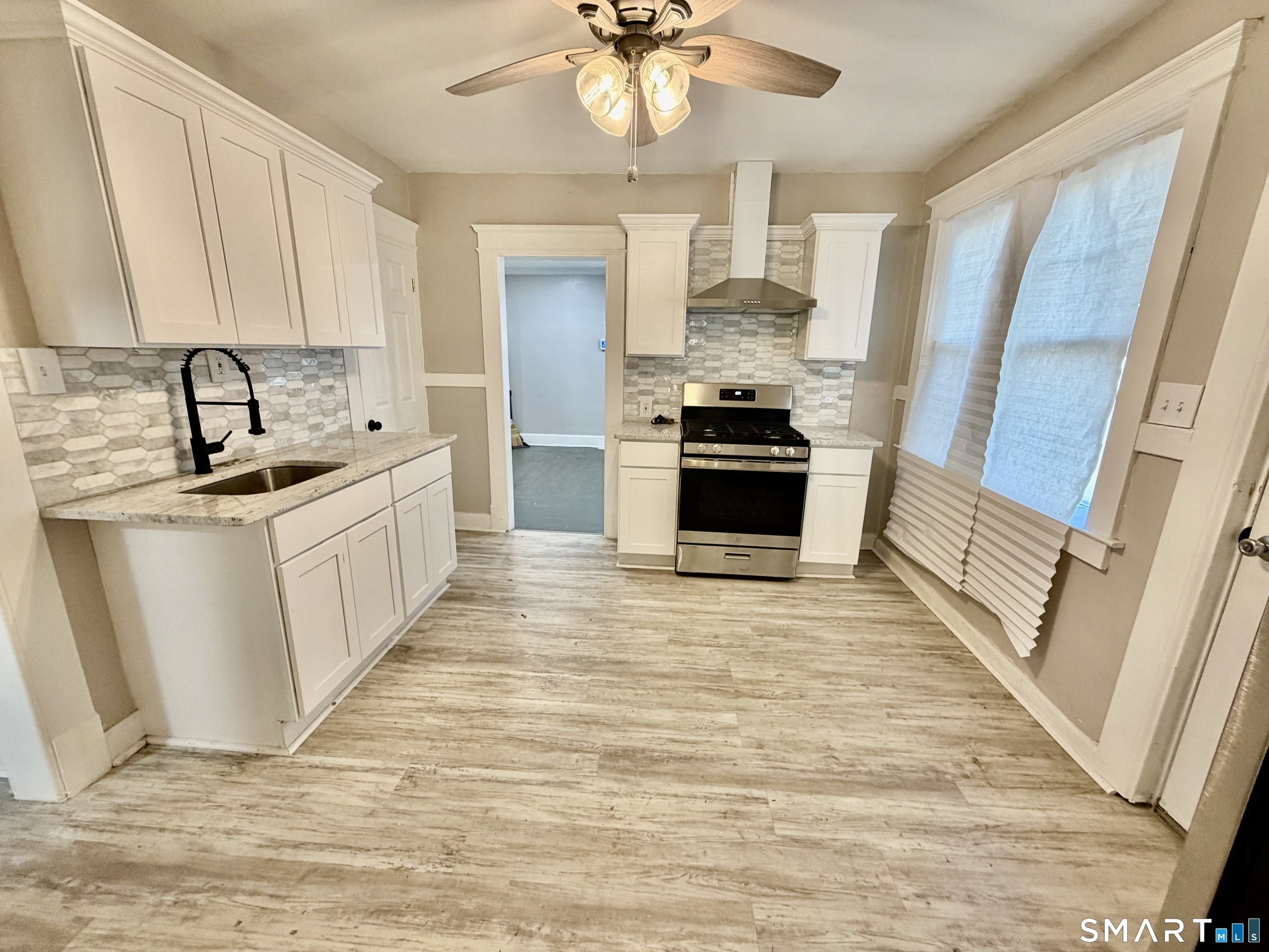 702 Cooke Street Property Photo 4