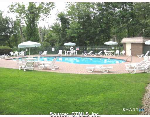 100 Oxbow C8 Drive Property Photo 2