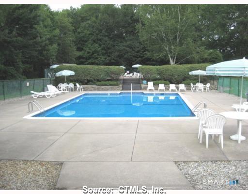 100 Oxbow C8 Drive Property Photo 3