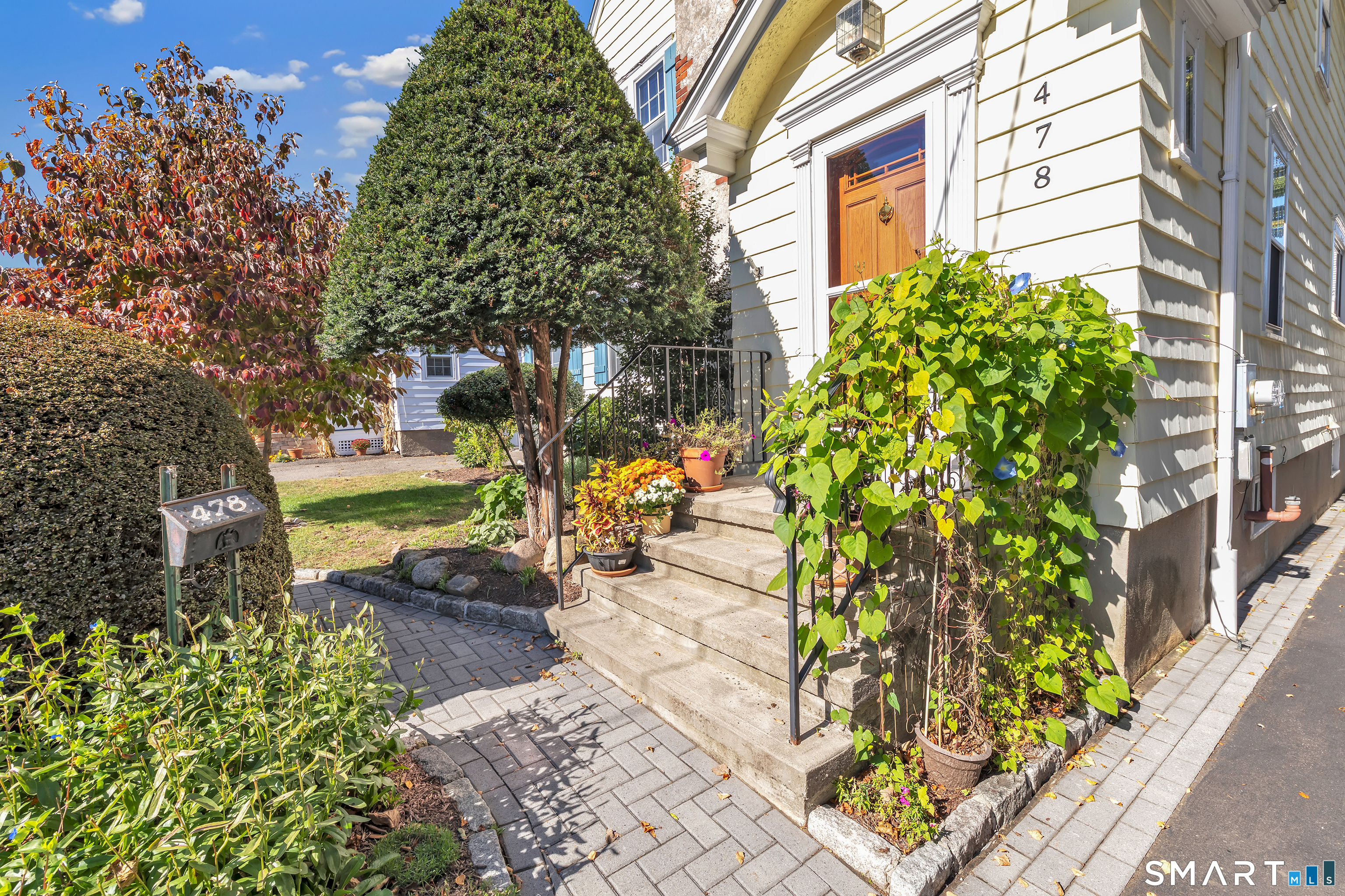 478 Woodlawn Avenue Property Photo 2