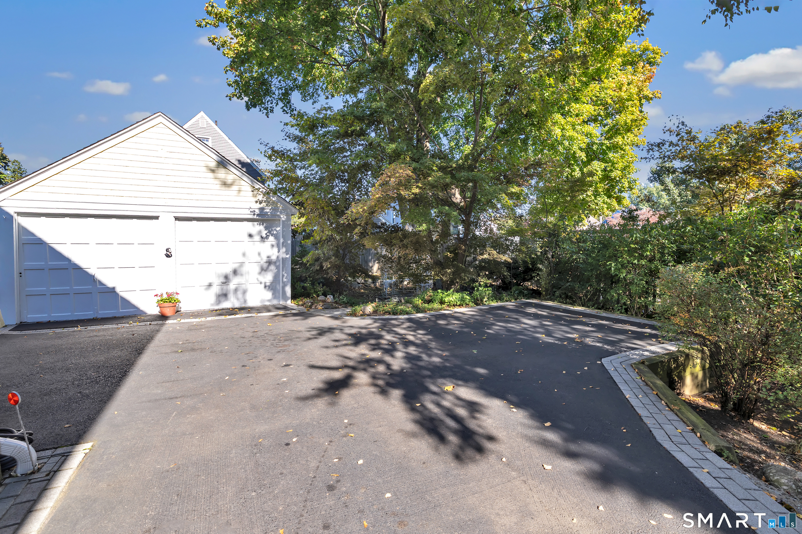 478 Woodlawn Avenue Property Photo 31
