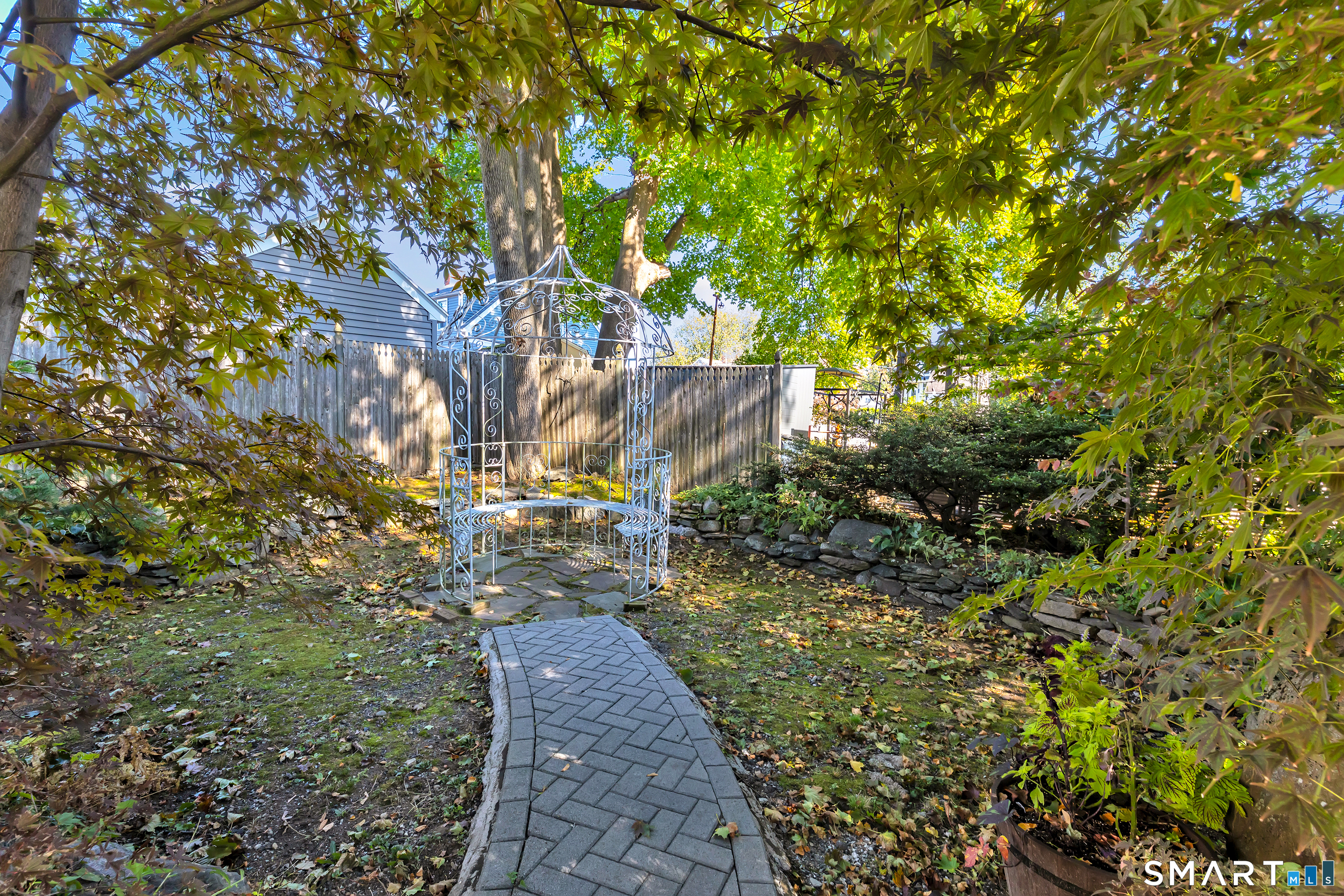 478 Woodlawn Avenue Property Photo 32