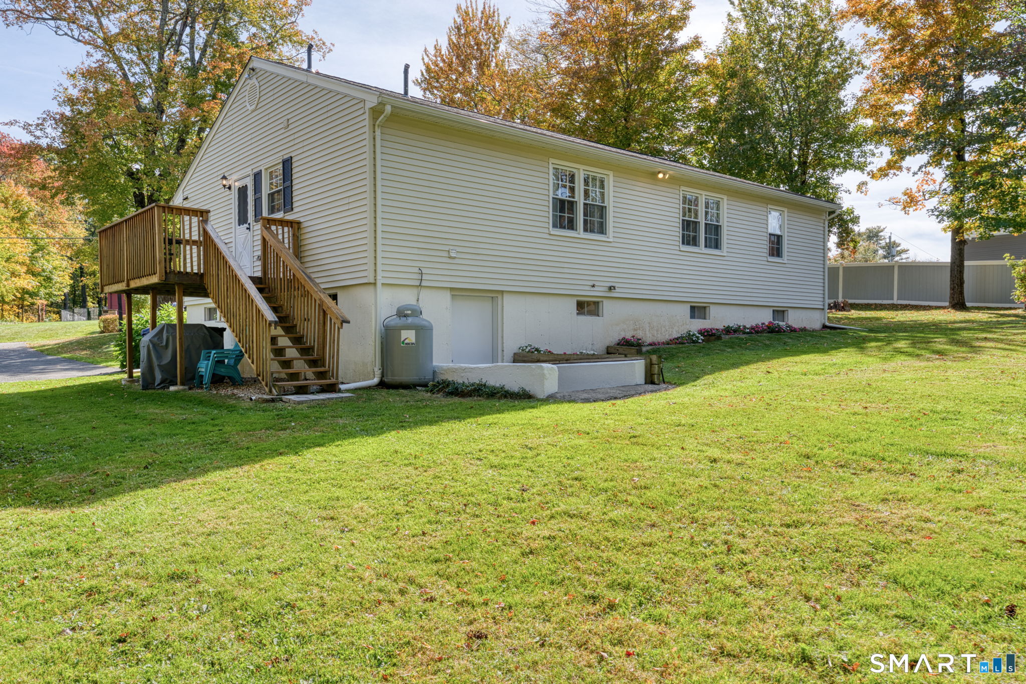 216 Lynnrich Drive Property Photo 5