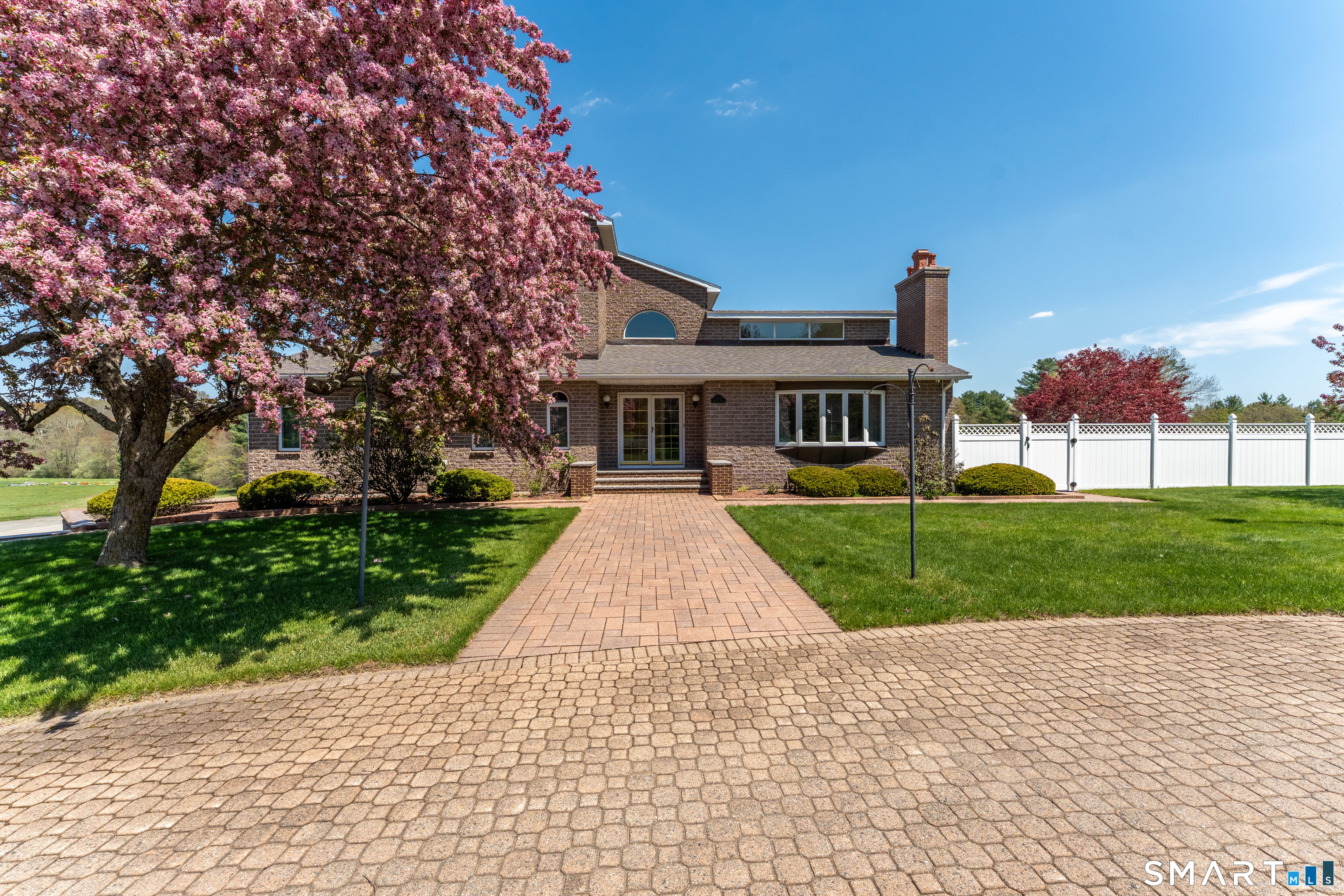 524 Wauregan Road Property Photo 4