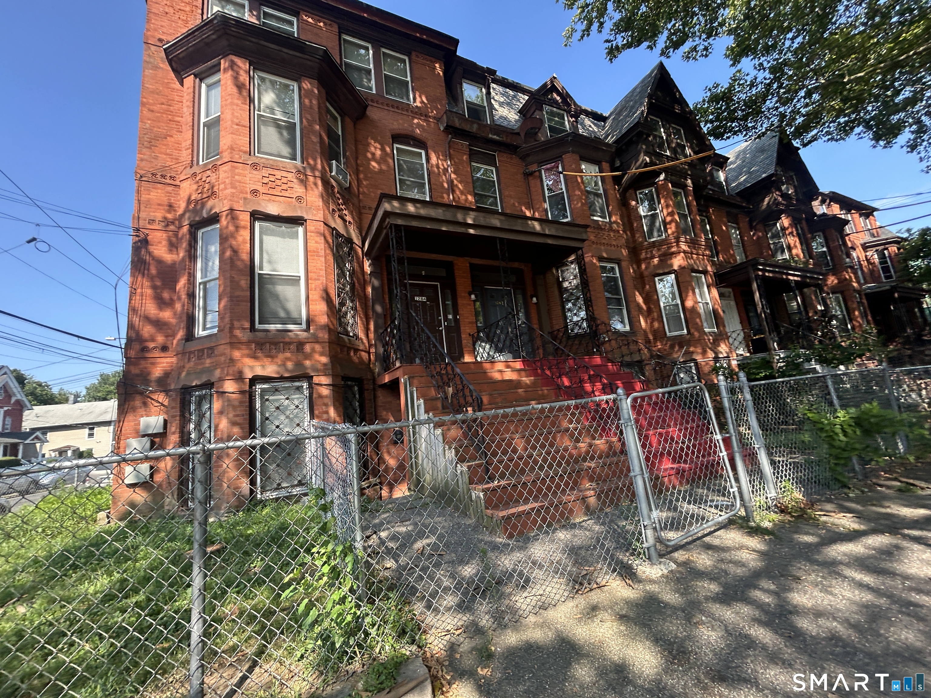 1282 Park Avenue Property Photo 3
