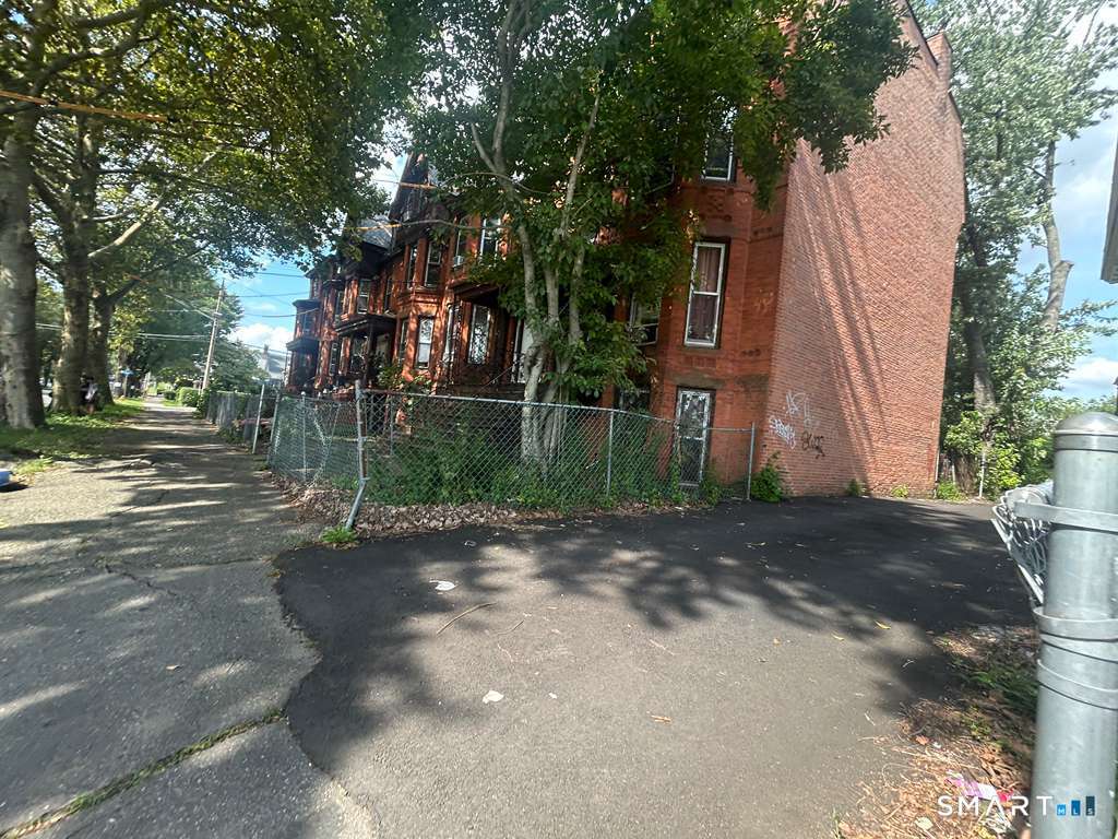 1282 Park Avenue Property Photo 7
