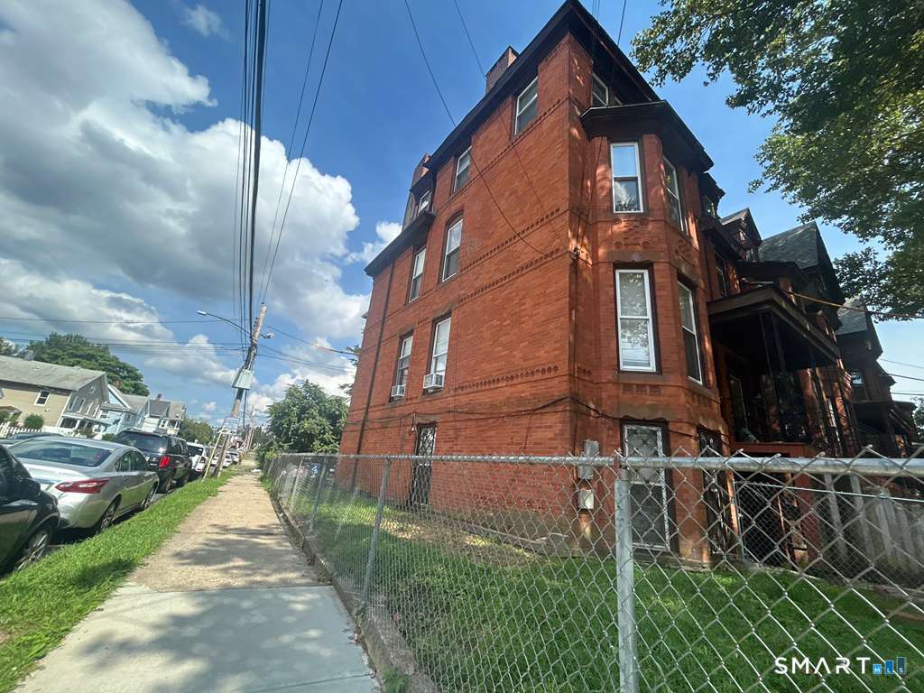 1282 Park Avenue Property Photo 8