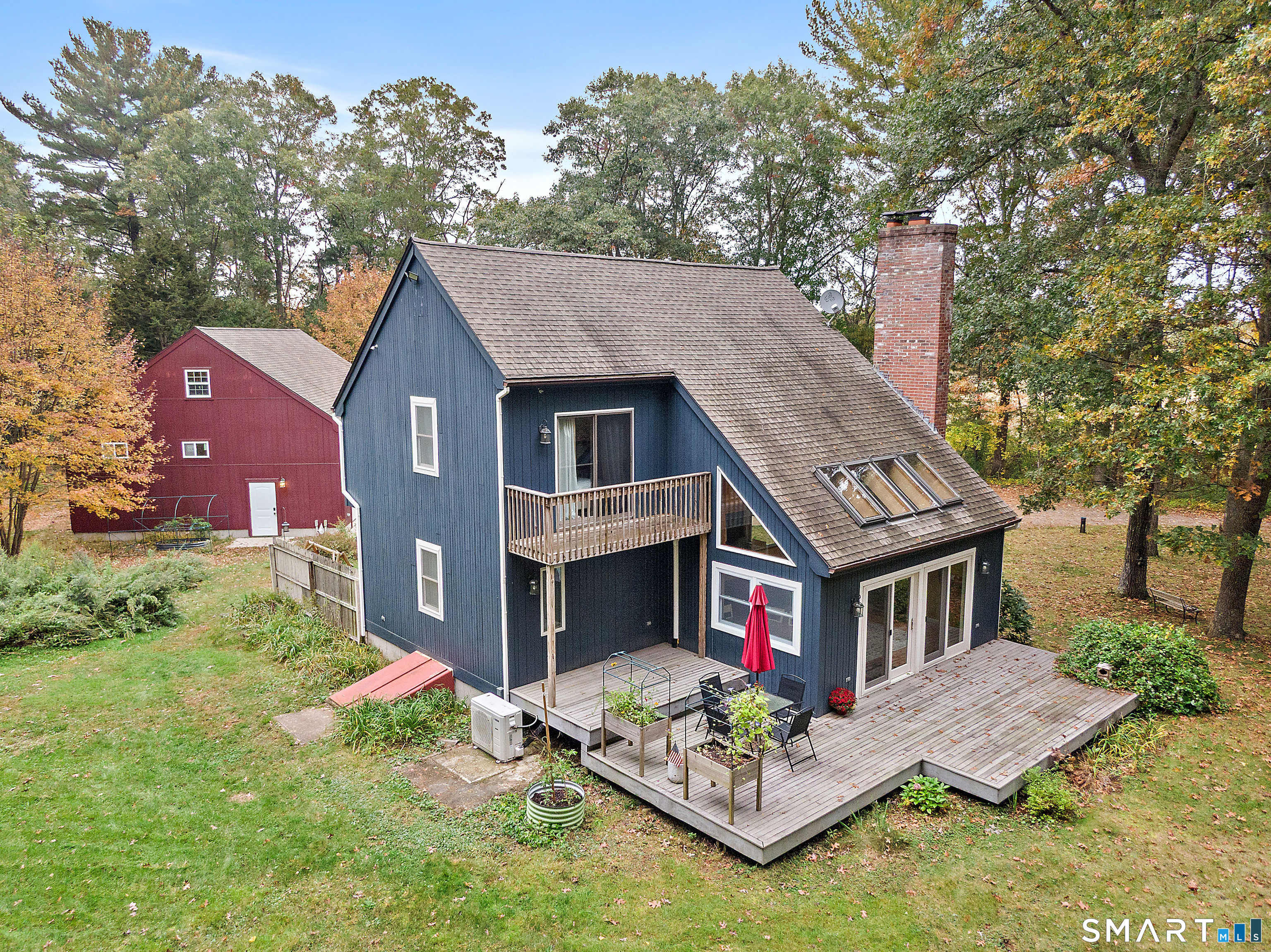 155 Lovers Lane Property Photo 4