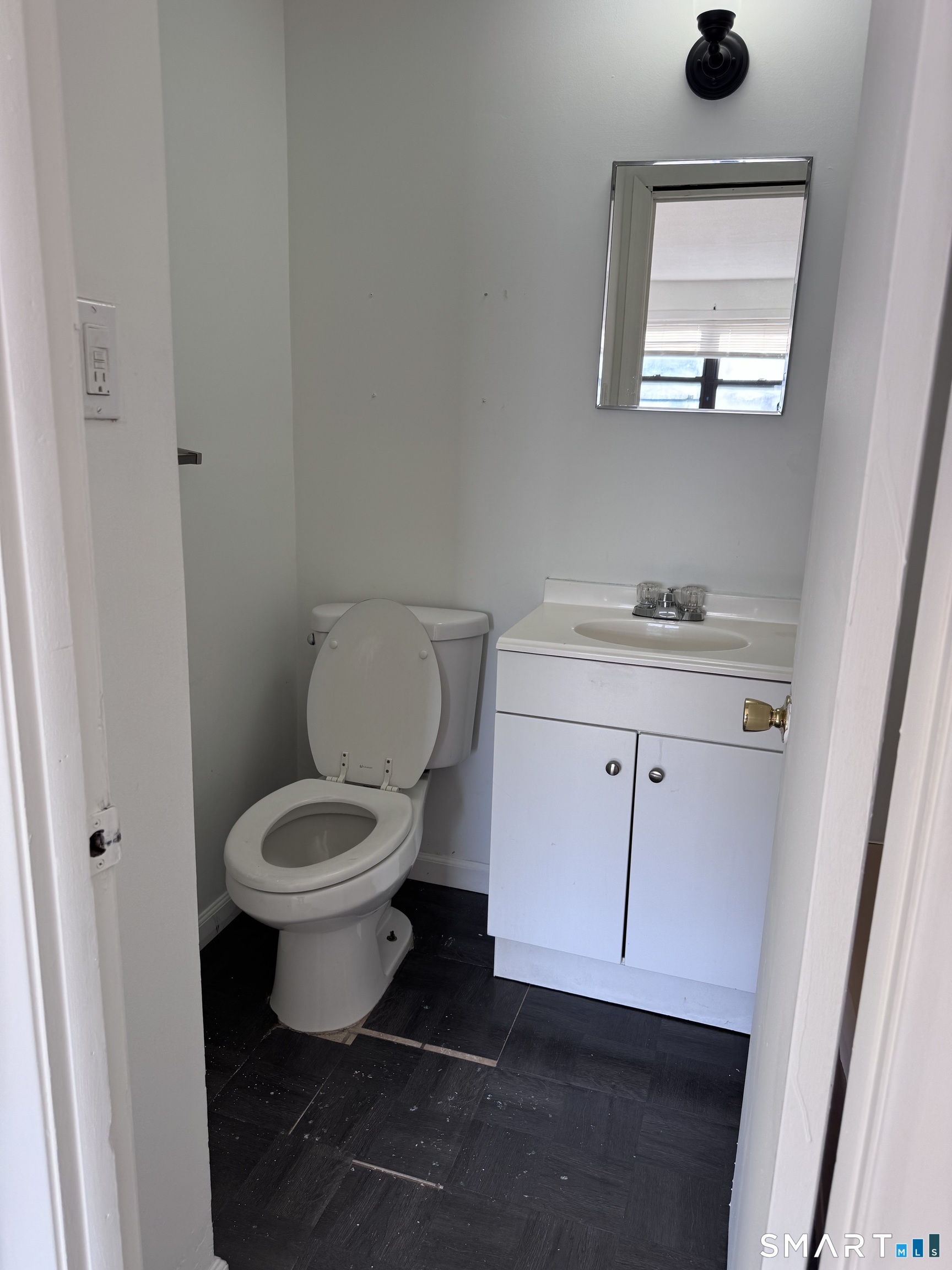 544 Tolland Street Property Photo 8
