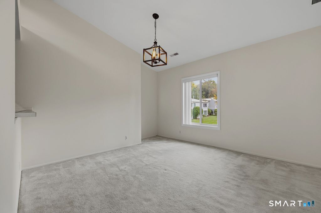 33 Olcott 33 Way Property Photo 3