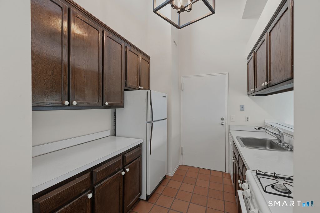 33 Olcott 33 Way Property Photo 9