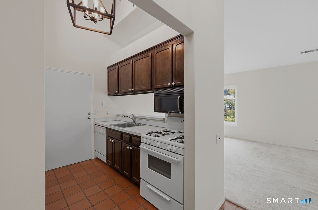33 Olcott 33 Way Property Photo 10
