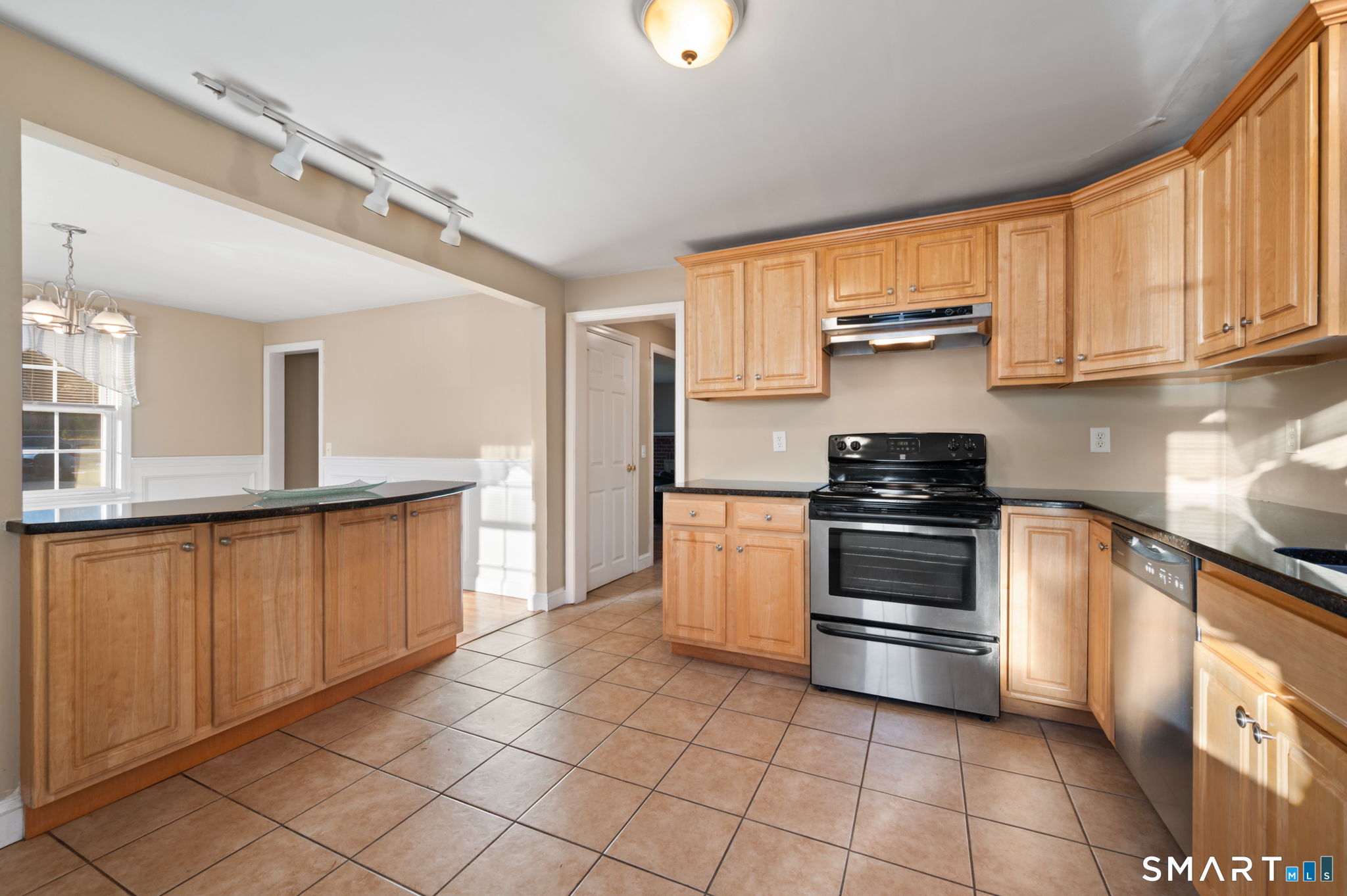 28 Lawndale Avenue Property Photo 5