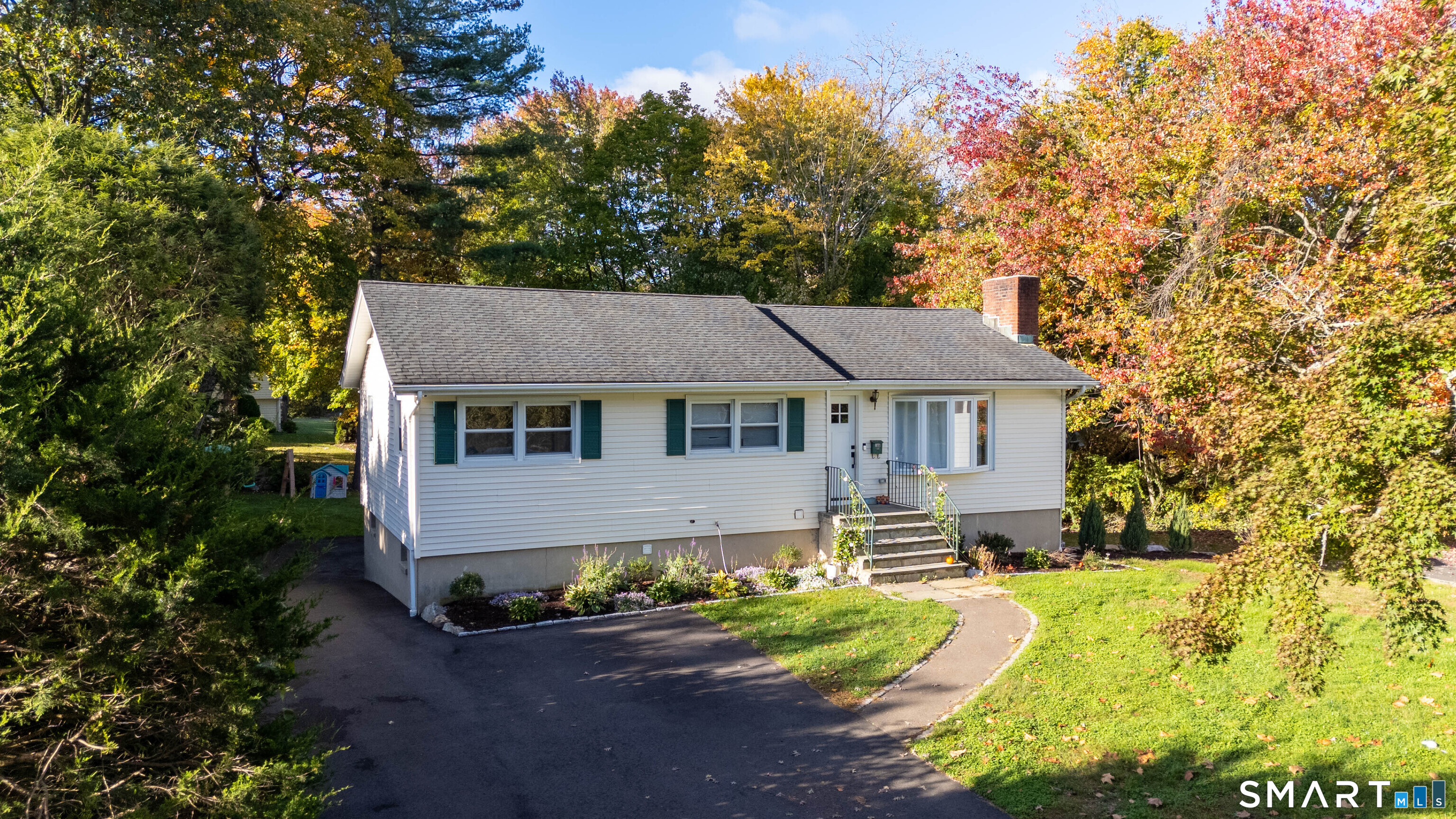 100 Fawn Drive Property Photo 2