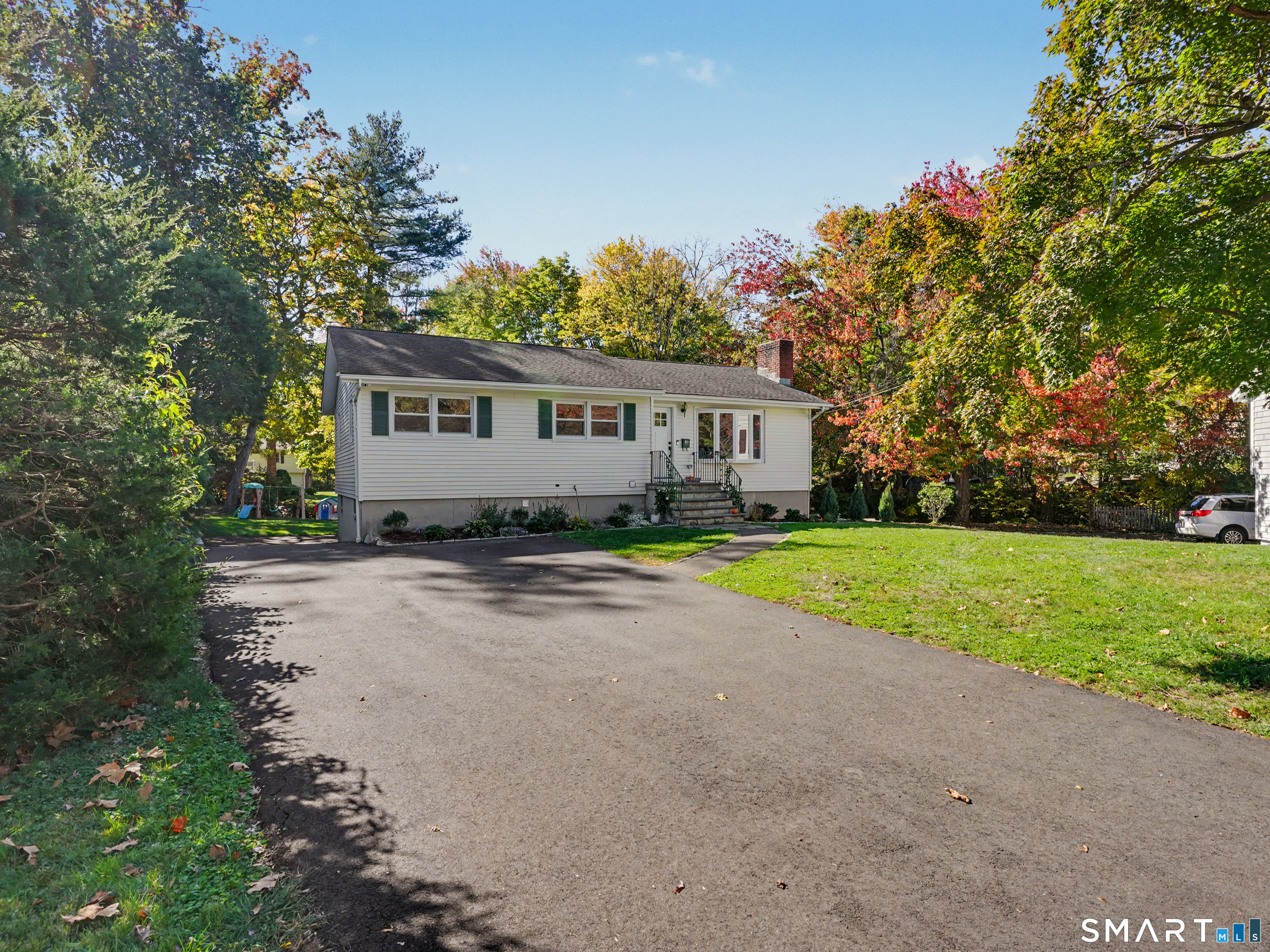 100 Fawn Drive Property Photo 4
